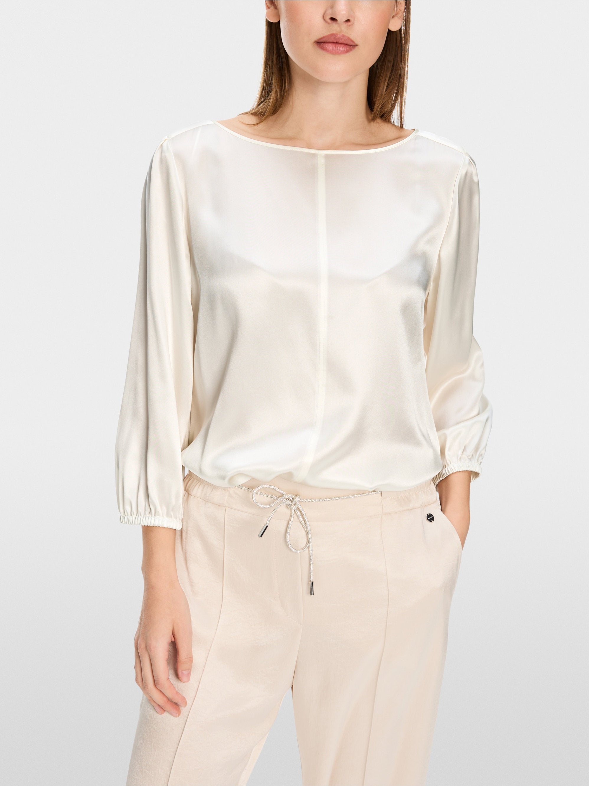 Marc Cain_Feminine Blouse in Pure Silk_YA 51.23 W52_110_06