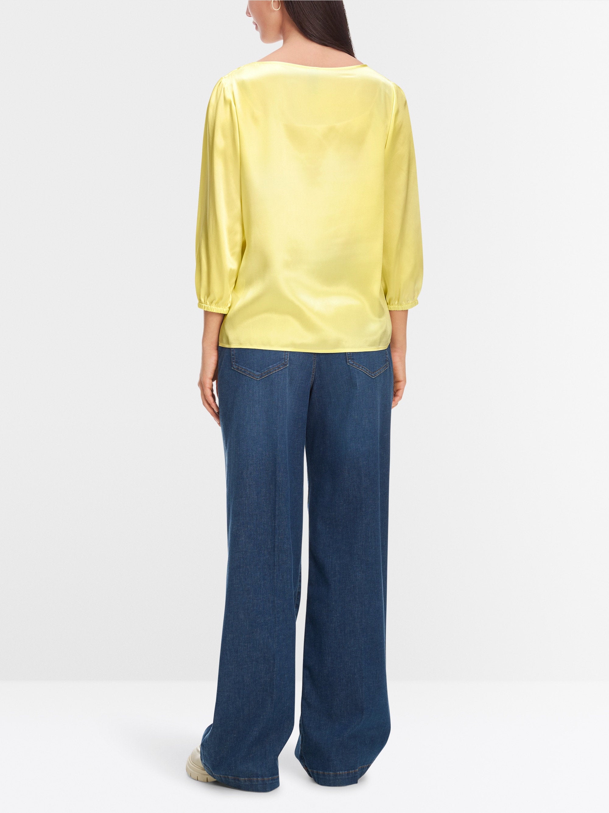 Marc Cain_Feminine Blouse in Pure Silk_YA 51.23 W52_405_03