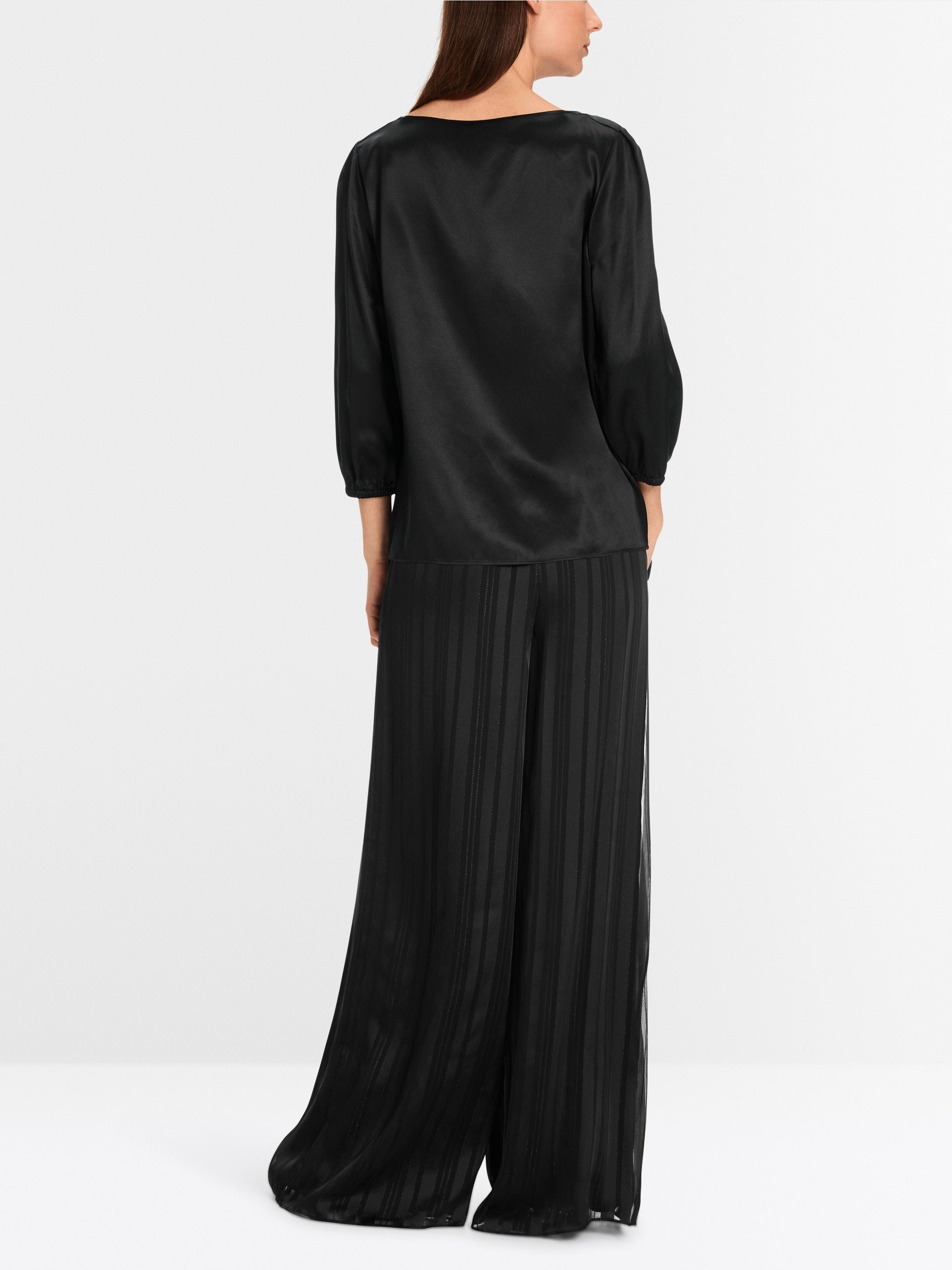 Marc Cain_Feminine Blouse in Pure Silk_YA 51.23 W52_900_02