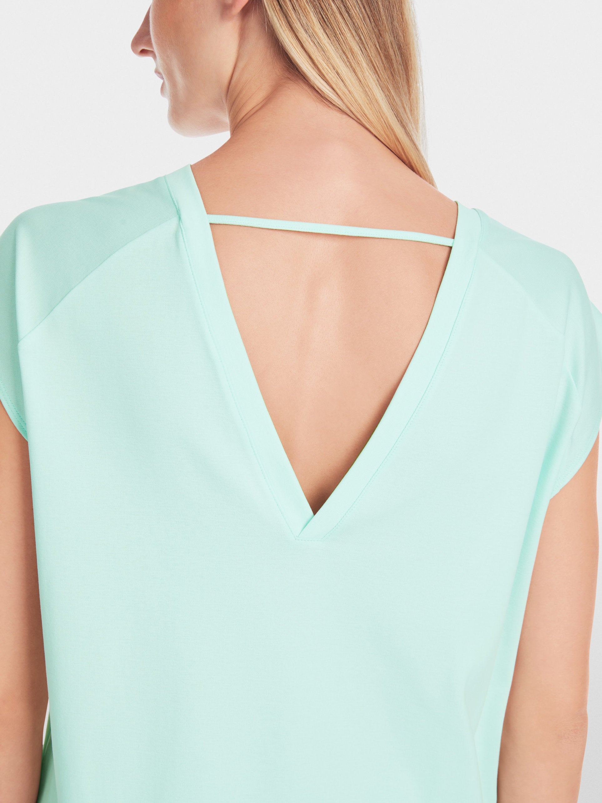 Marc Cain_V-Back T-Shirt_YC 48.50 J14_504_04