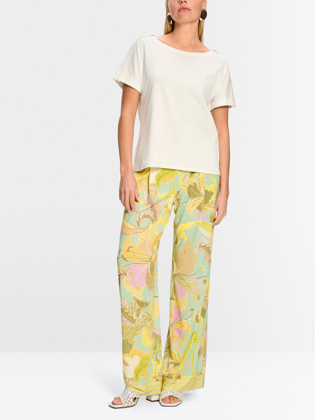 Marc Cain_Plain T-Shirt in Utility Style_YC 48.59 J14_110_02