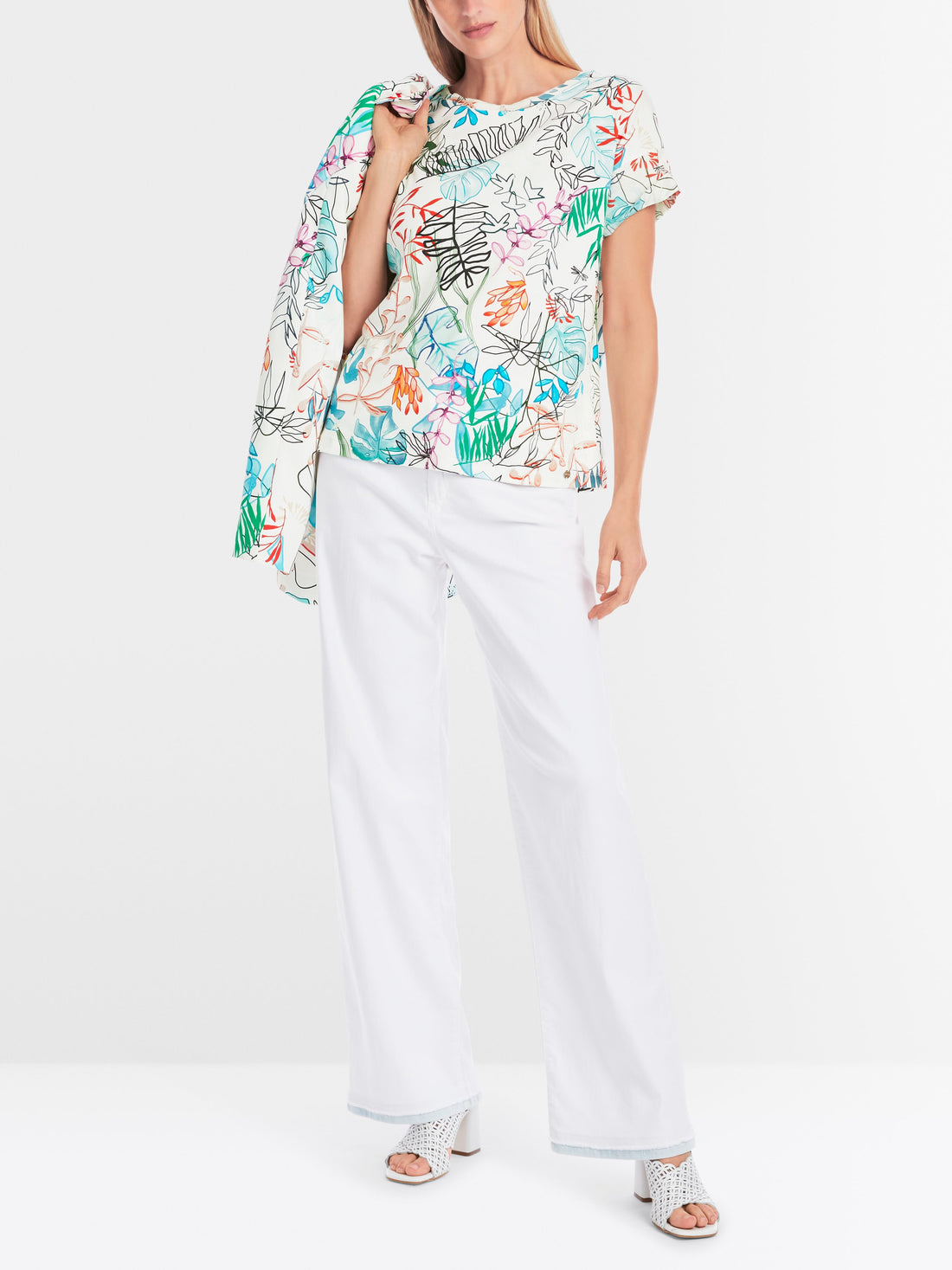 Marc Cain_Oversized T-Shirt with Leaf Design_YC 48.67 J51_504_02
