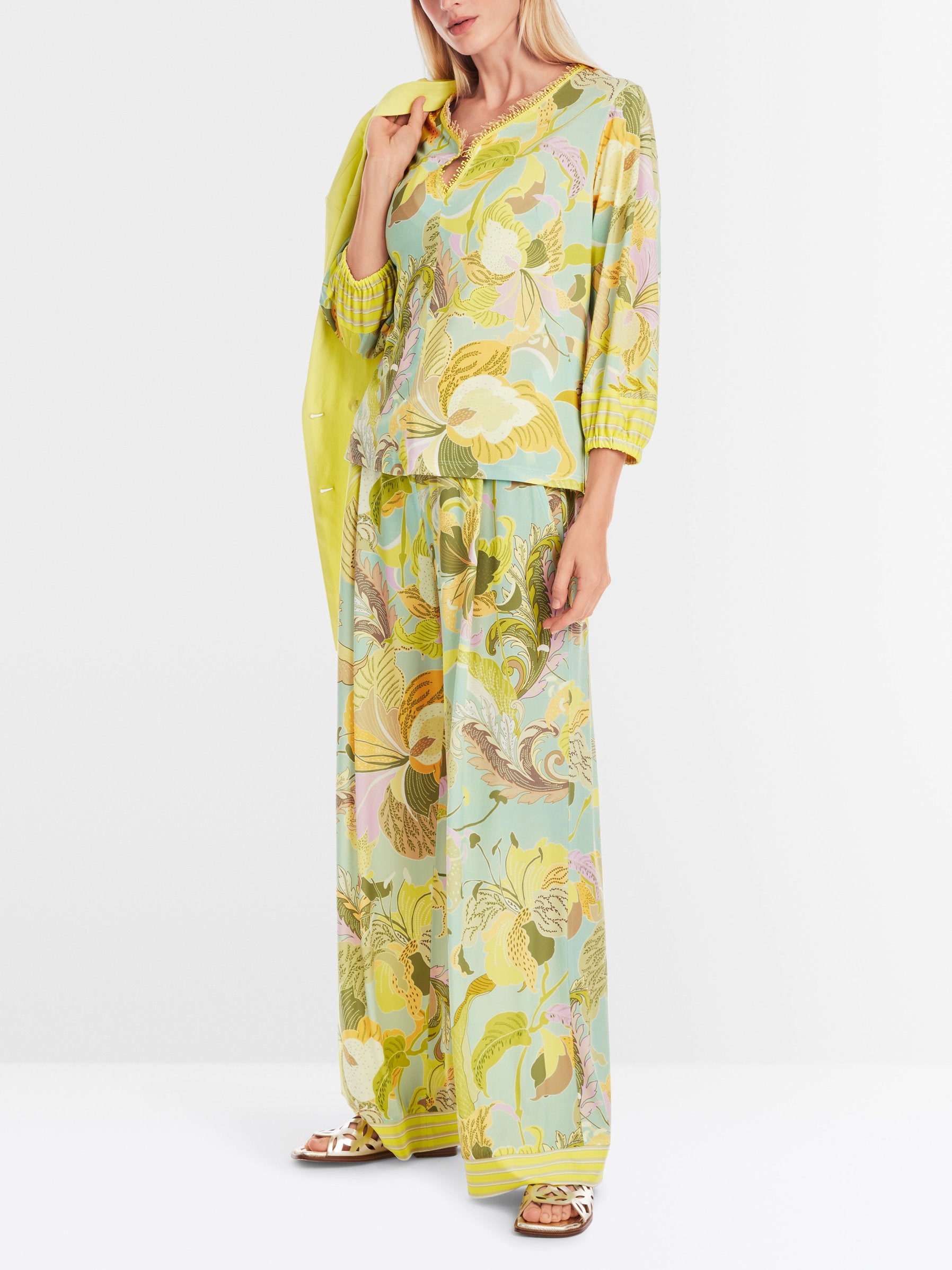 Marc Cain_Wide Blouse with Leaf Motif_YC 55.07 J38_423_02