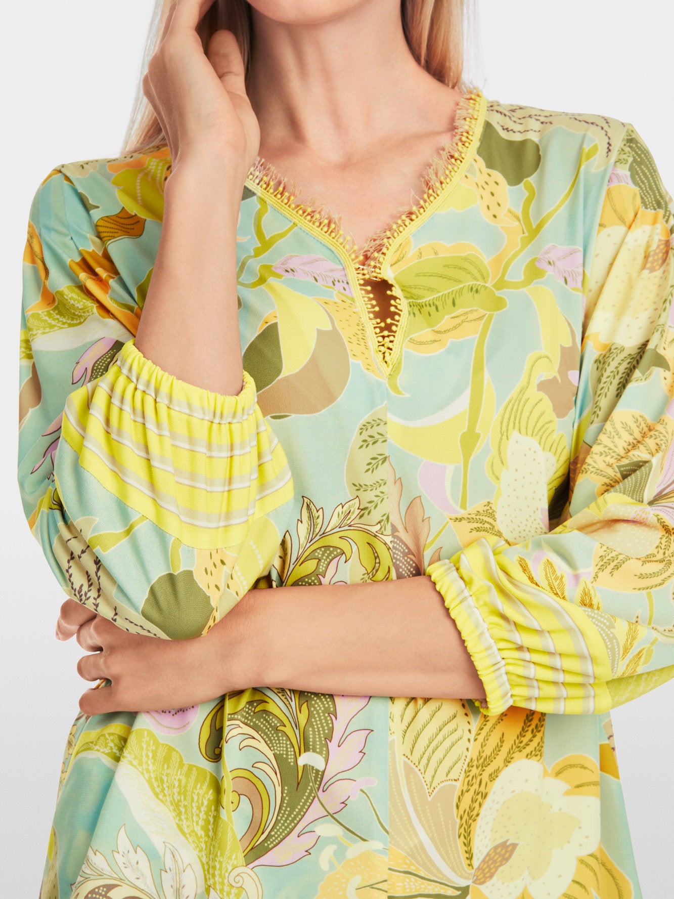 Marc Cain_Wide Blouse with Leaf Motif_YC 55.07 J38_423_04