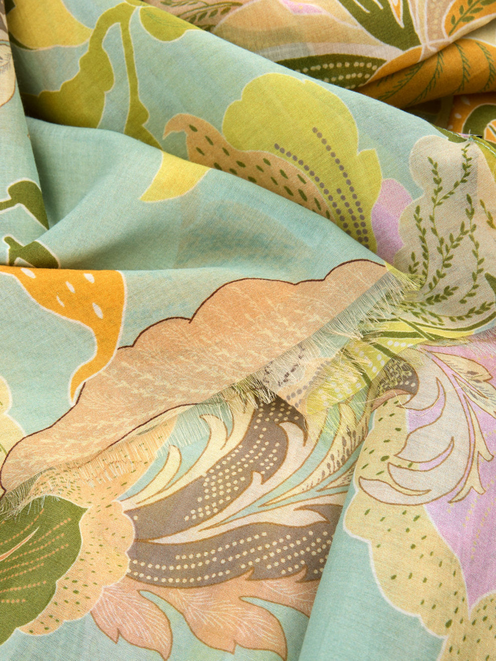 Marc Cain_Airy Scarf with All-Over Leaf Motif_YC B4.07 Z37_423_03