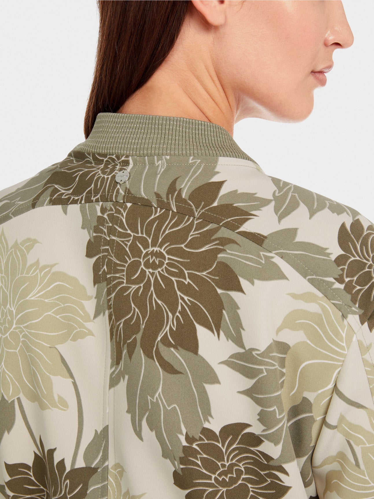 Jacket with Floral Pattern_YC 31.08 W16_127_04