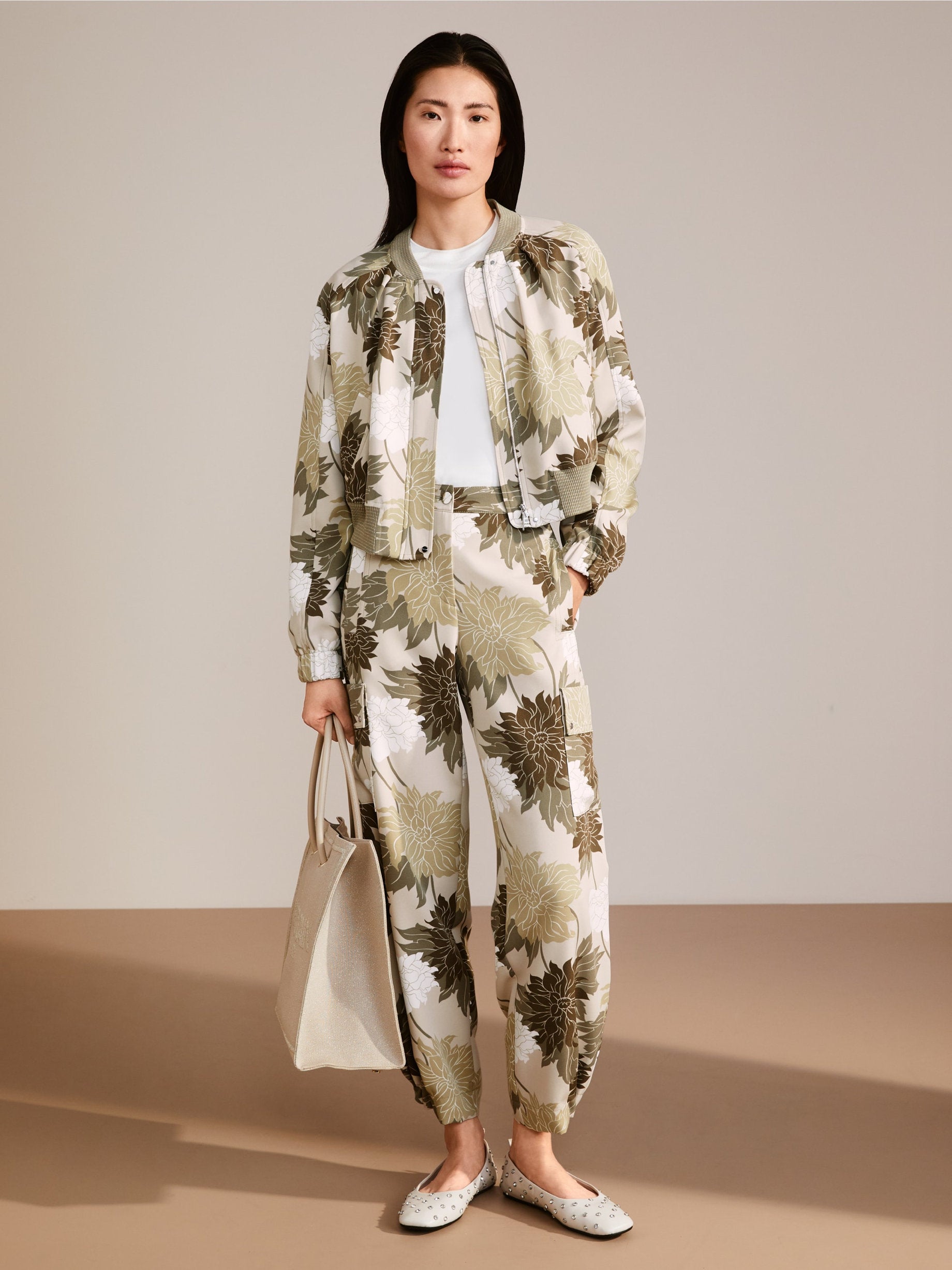 Jacket with Floral Pattern_YC 31.08 W16_127_08