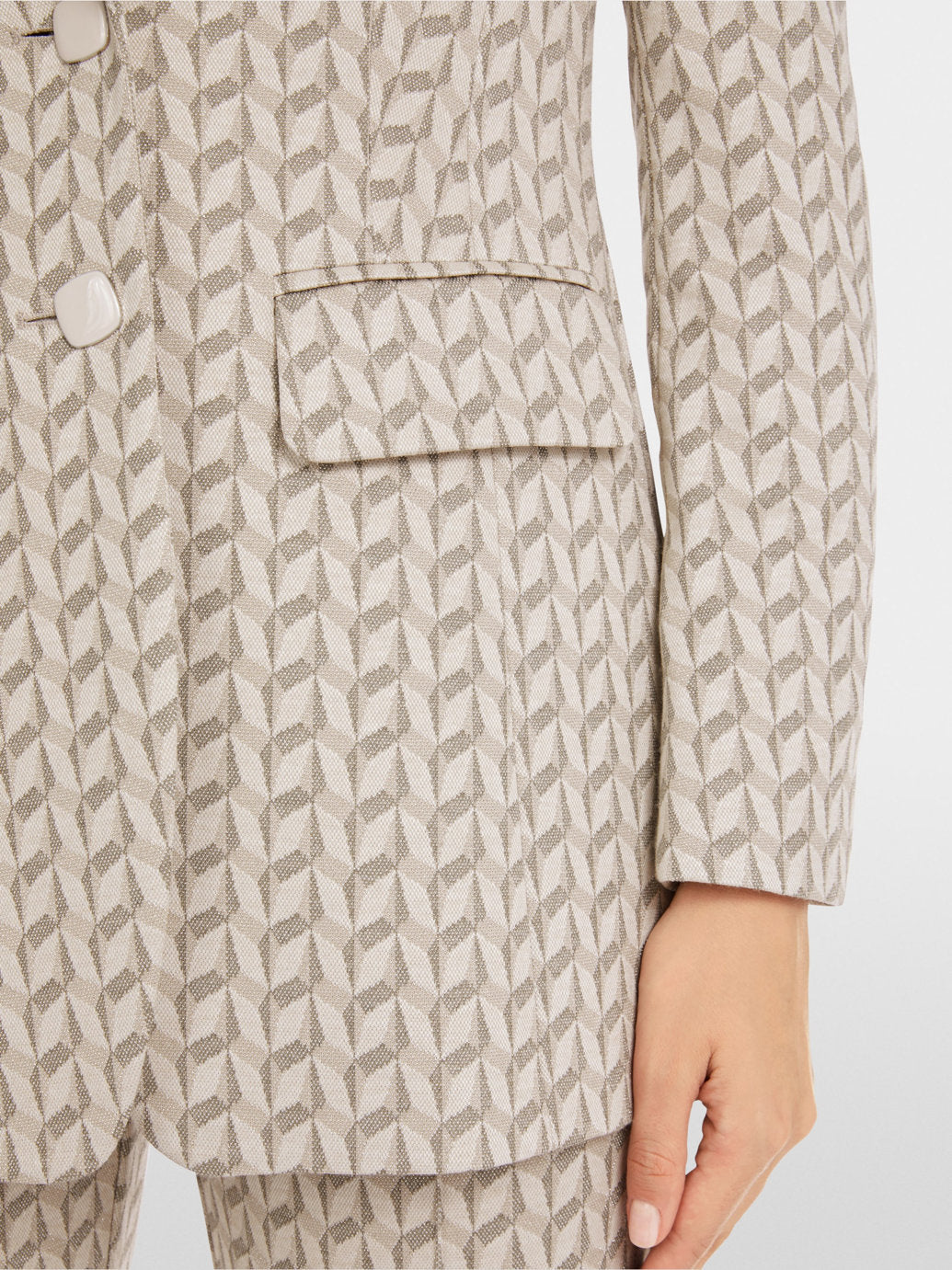 Blazer in Graphic Jersey Jacquard_YC 34.16 J19_129_05