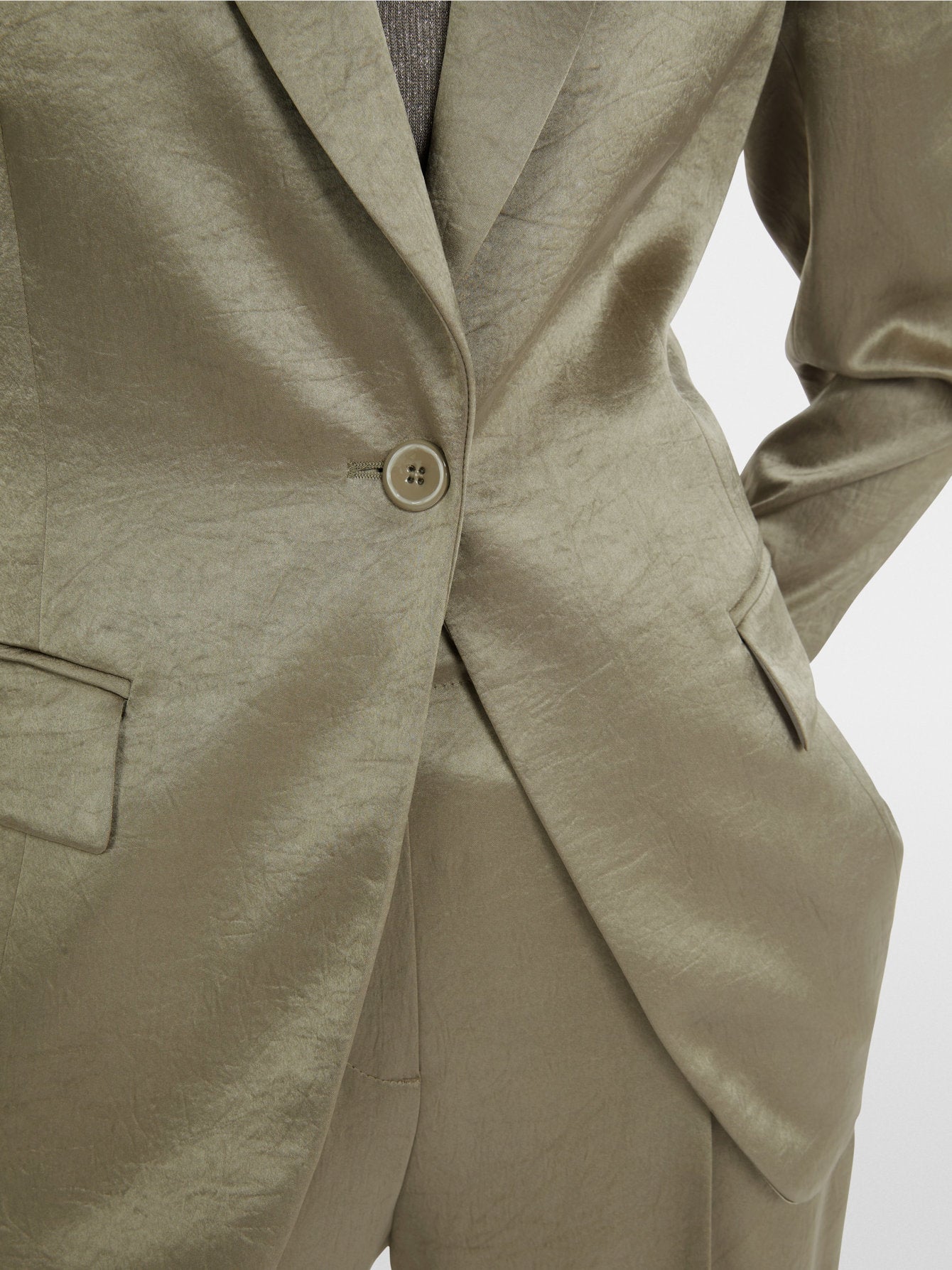 Hammered Satin Blazer_YC 34.23 W46_581_03