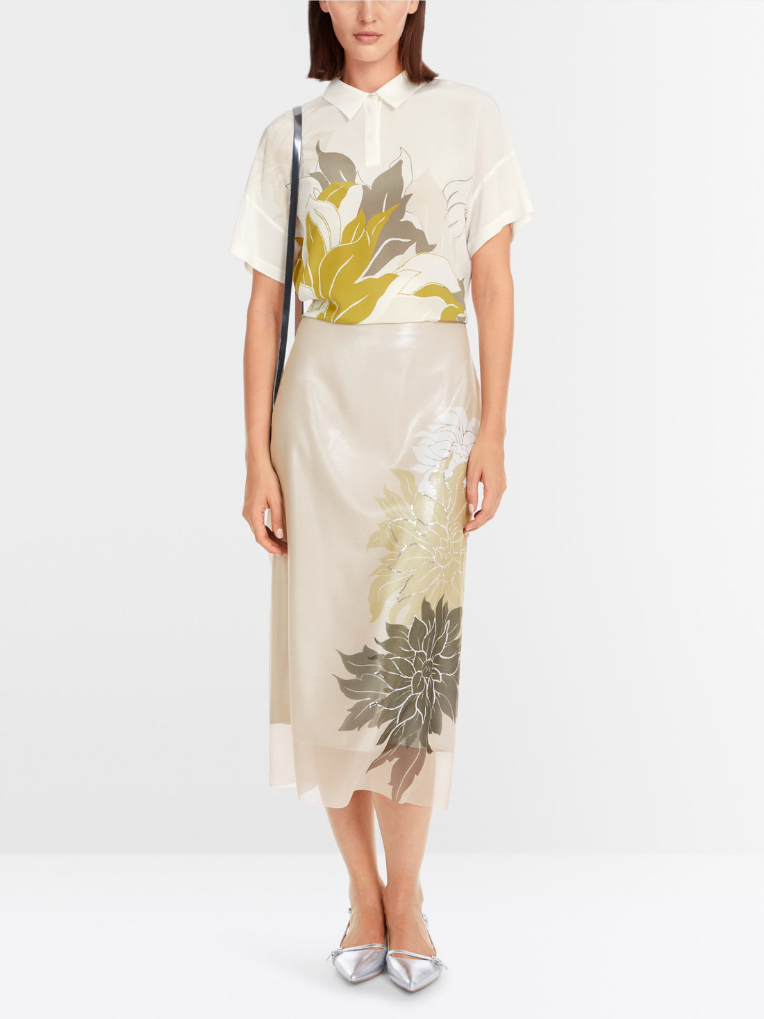 Silk Blouse With Floral Pattern_YC 55.02 J85_127_01