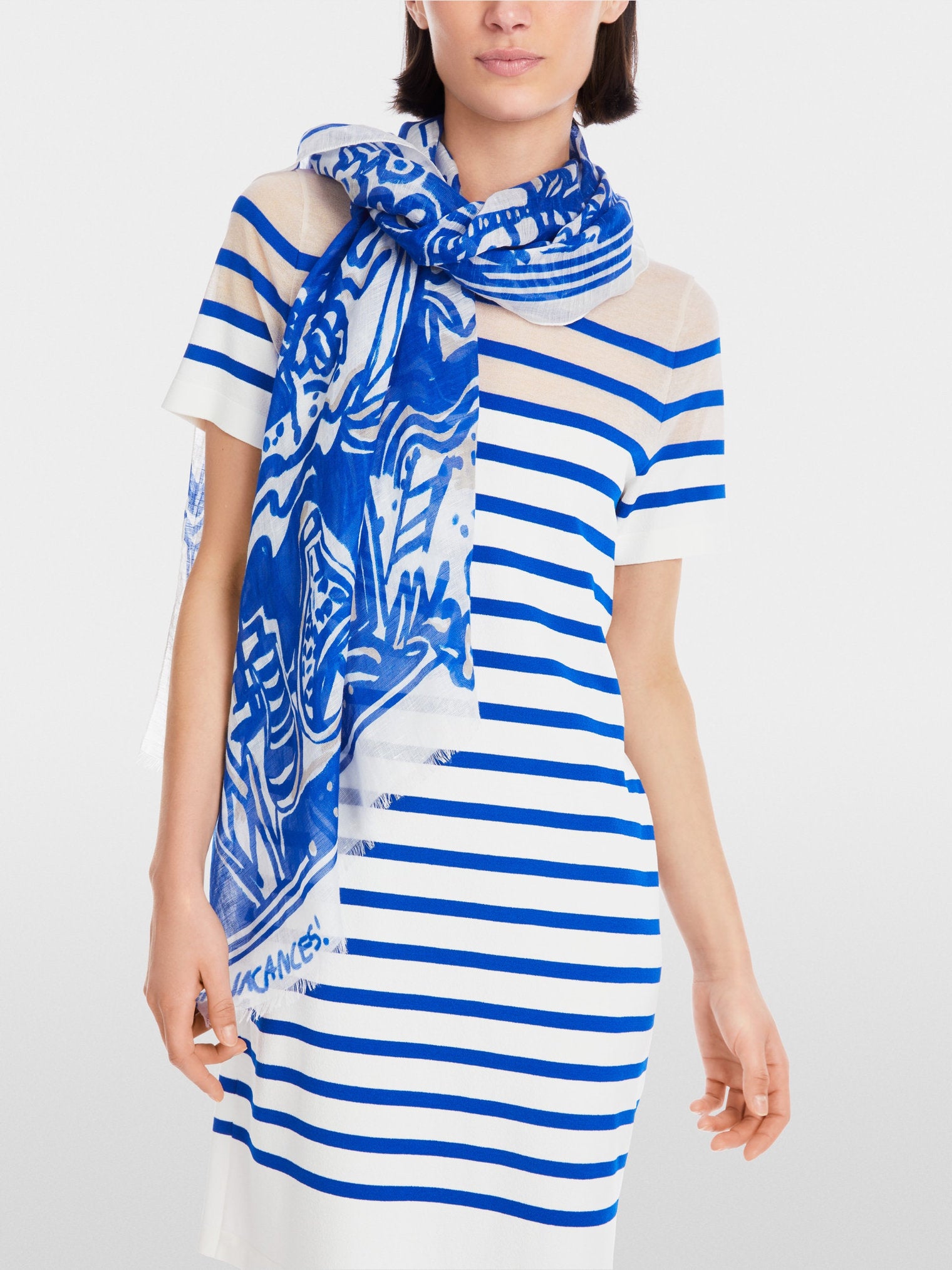 Marc Cain_Delicate Scarf with Painting Print_YC B4.07 Z35_366_01