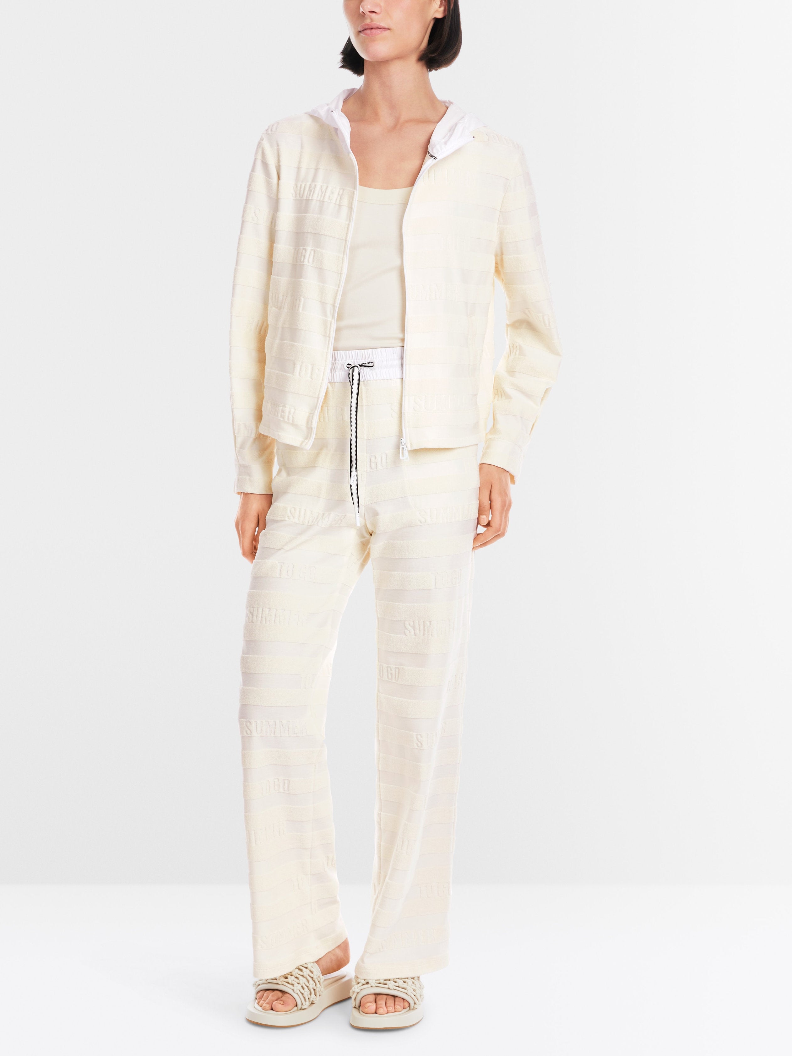 Marc Cain_Jacket with "Summer-To-Go" Statement_YS 31.26 J73_113_02