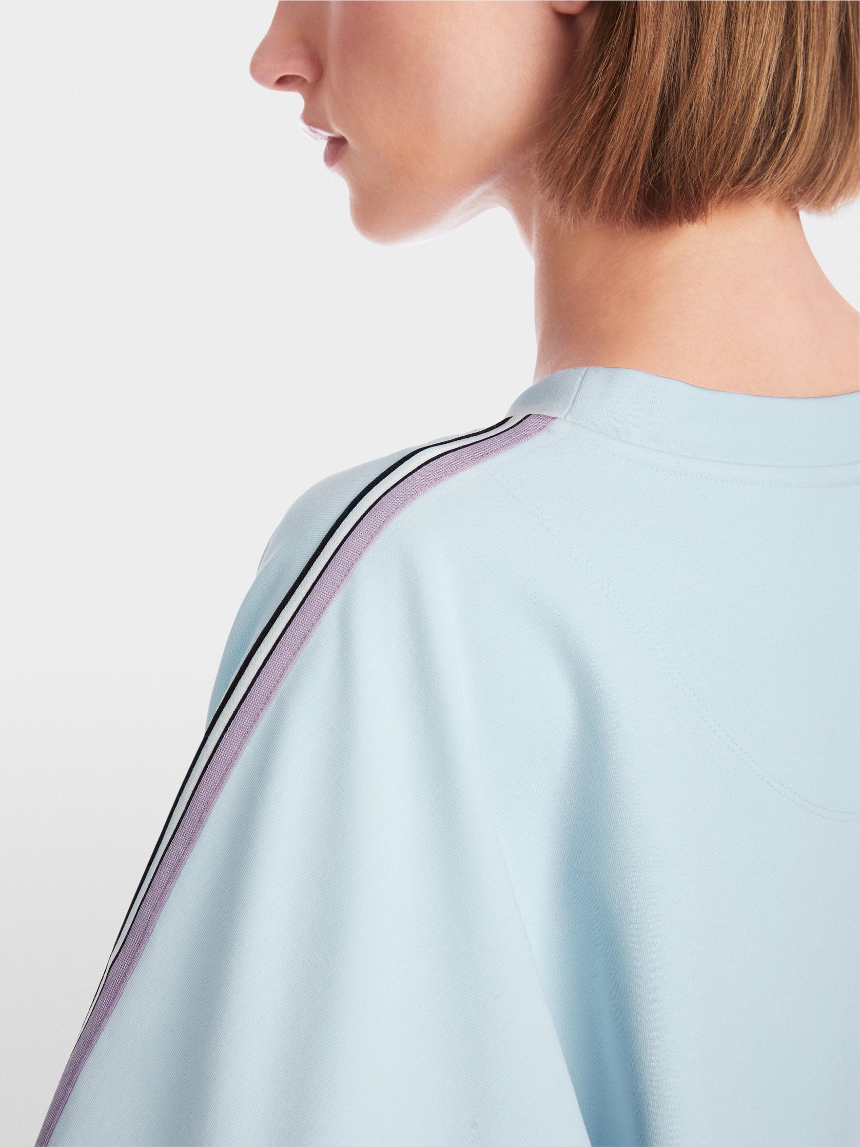 Marc Cain_Sweatshirt with Batwing Sleeves_YS 44.12 J54_313_04