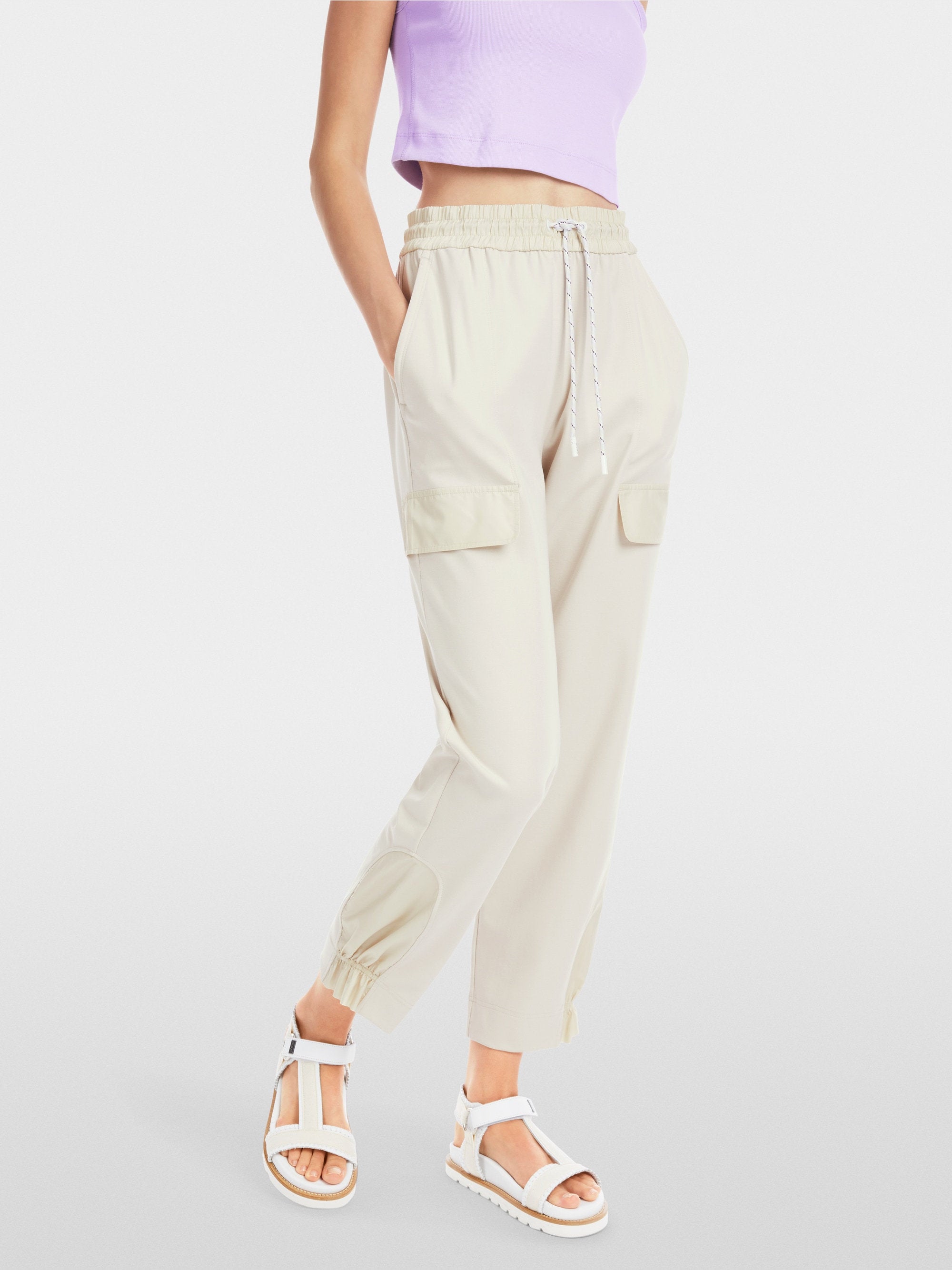 Marc Cain_Roye in The Latest Utility Style_YS 81.67 J54_183_05