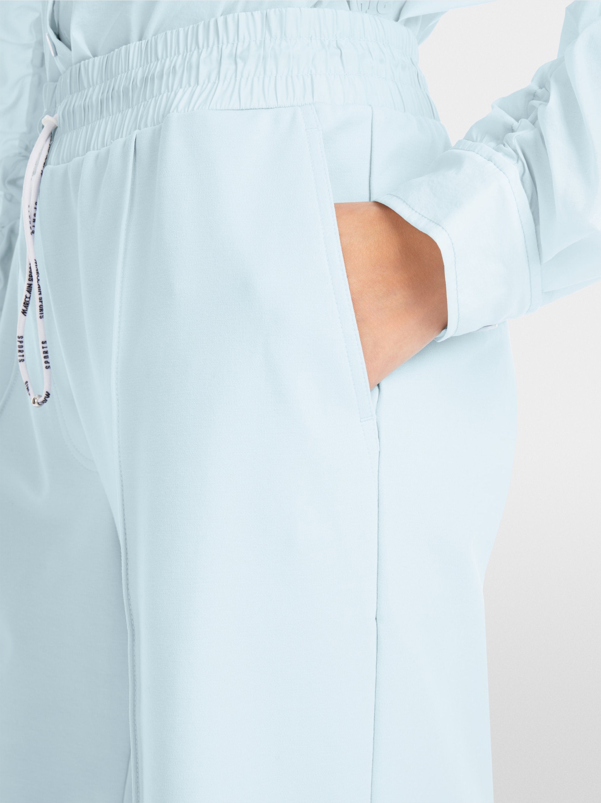 Marc Cain_Rohini Jogger Shorts_YS 83.04 J54_313_03