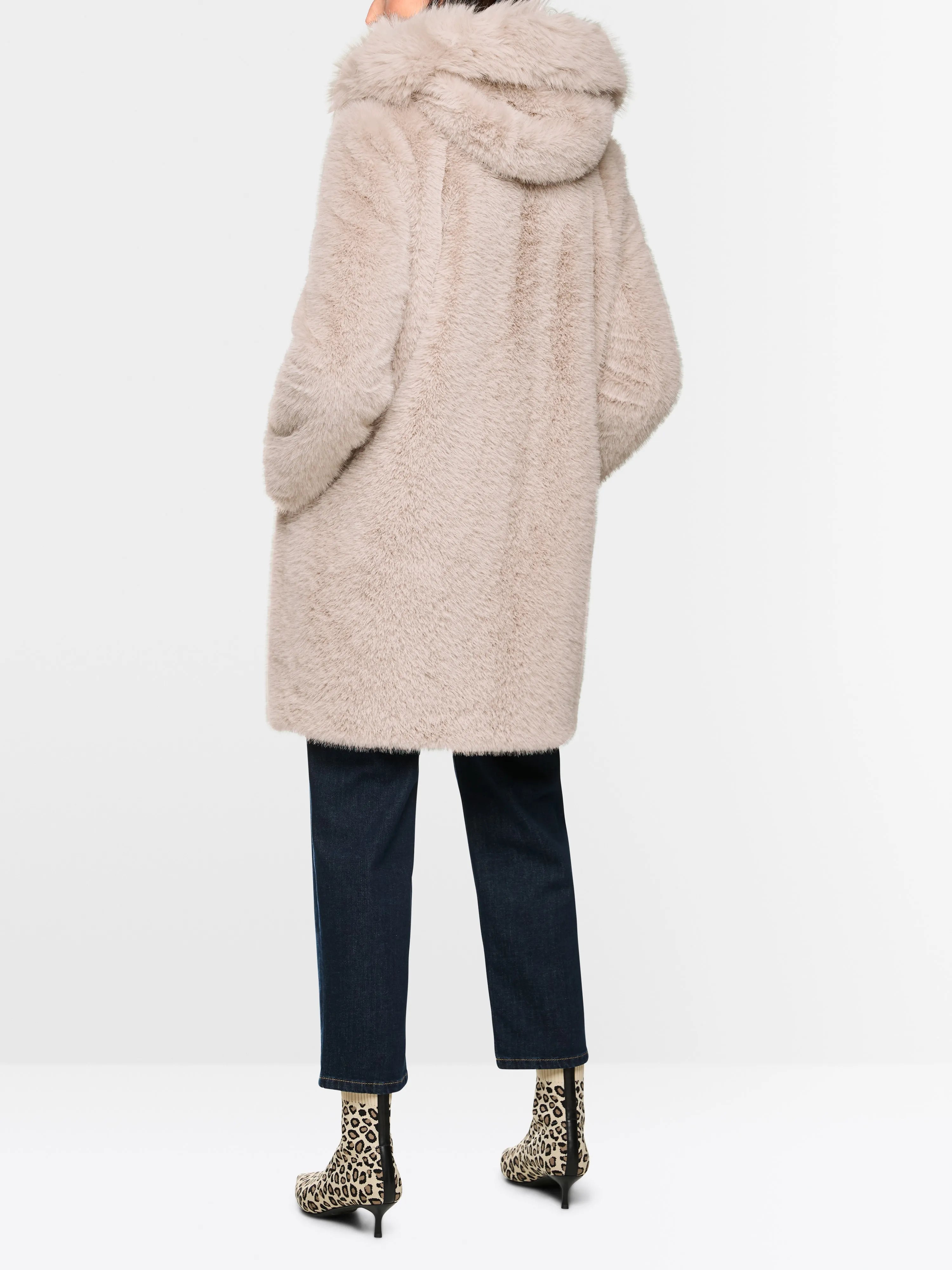 Marccain_Warm Stone_Faux Fur Coat with Hood_ZA 11.06 W87_646_02