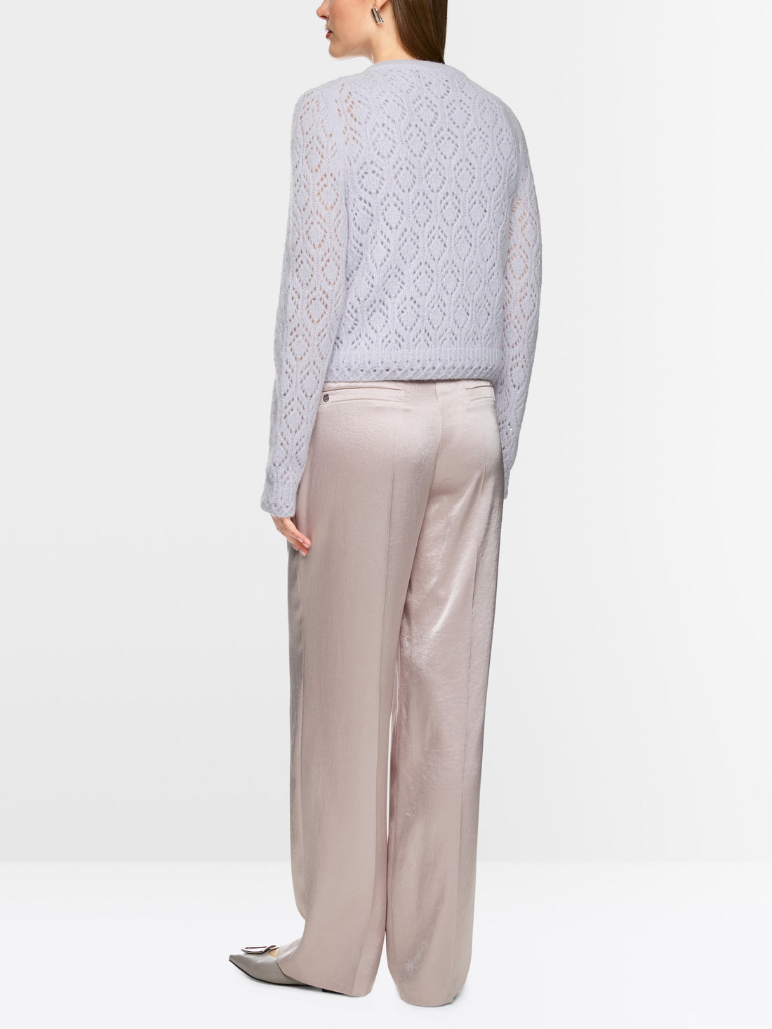 Marc Cain_Light Desert Taupe_WUKARI Trousers in Hammered Satin_ZC 81.12 W46_702_02