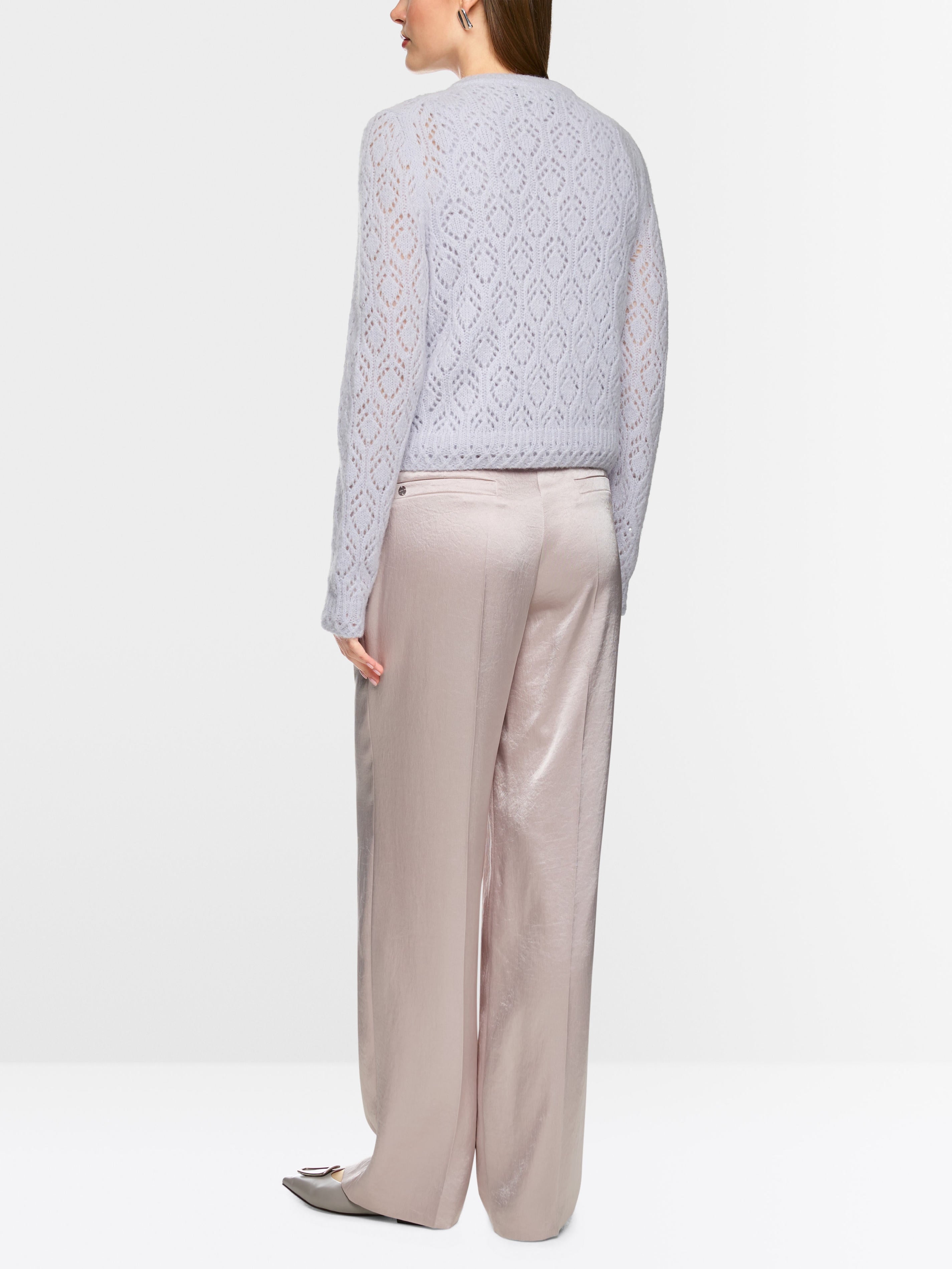 Marc Cain_Light Desert Taupe_WUKARI Trousers in Hammered Satin_ZC 81.12 W46_702_02