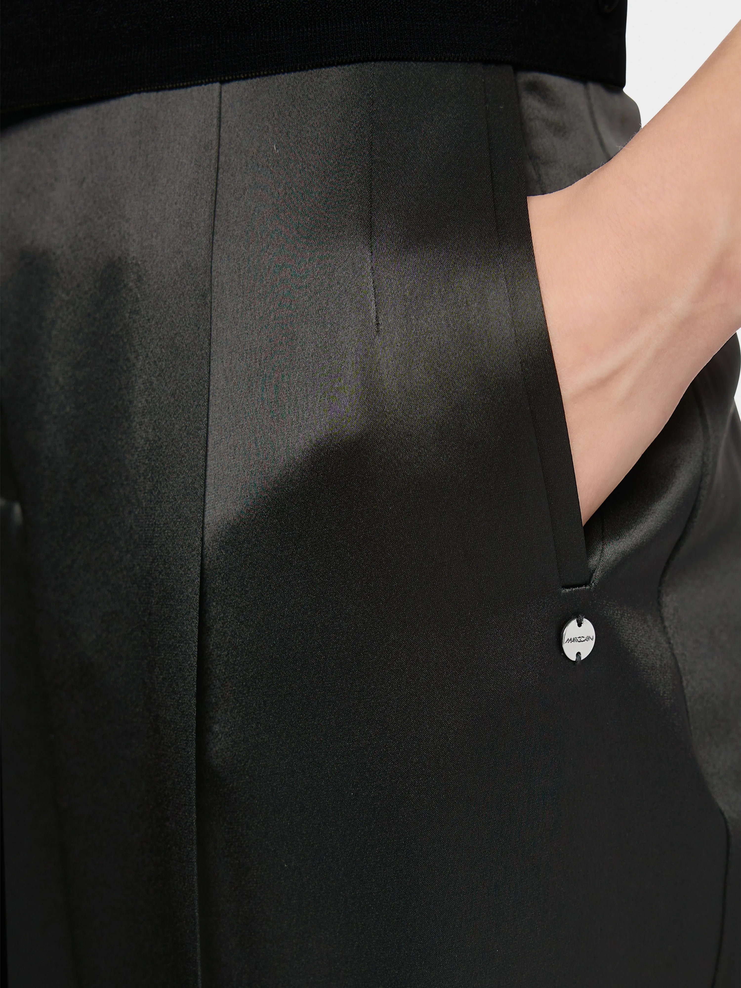 Marccain_Black_WASCO Satin Trousers with Wide Cut_ZC 81.32 W80_900_03