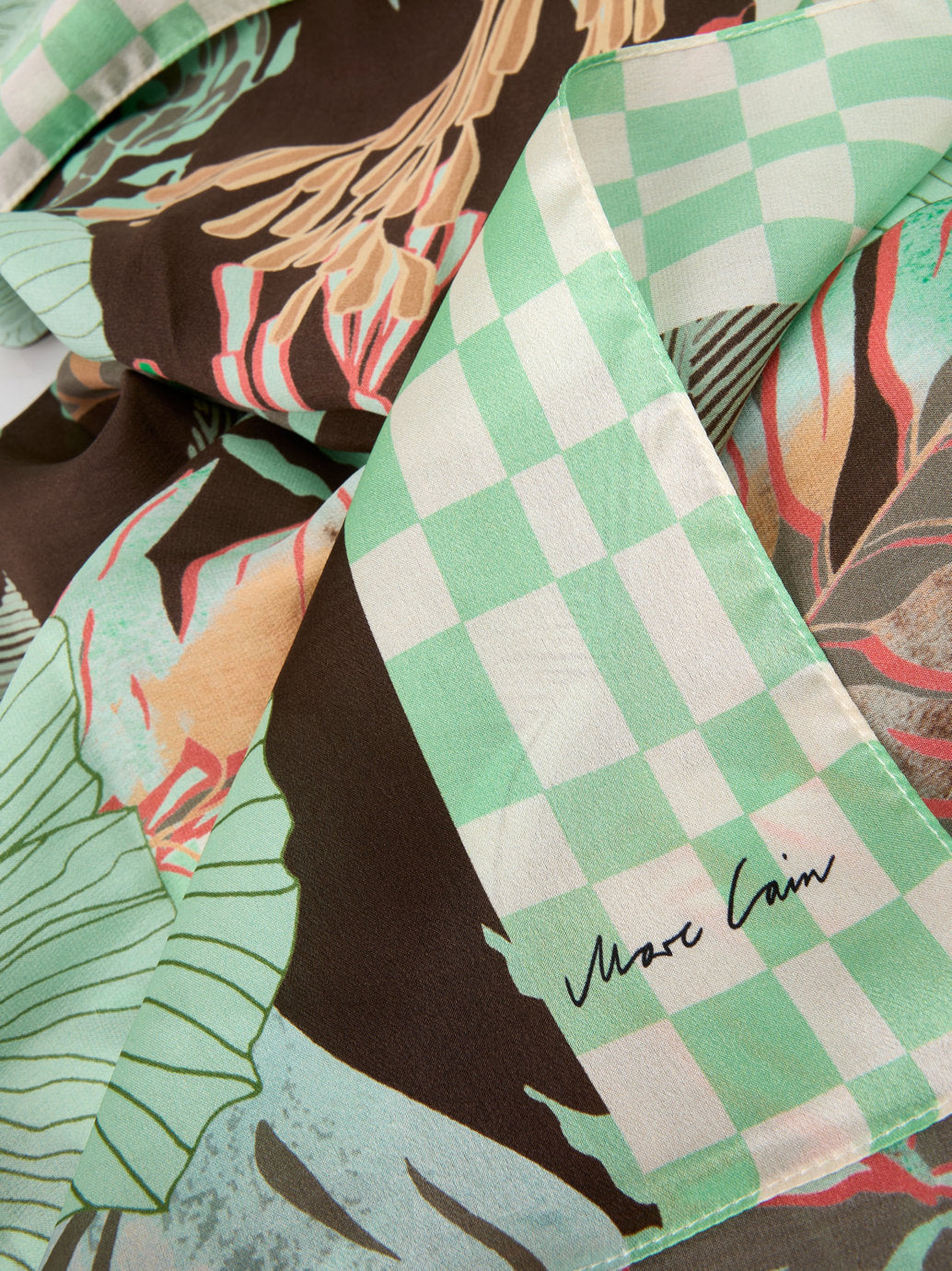 Marc Main_Silk Scarf with Floral Print_ZC B4.15 Z09_699_03