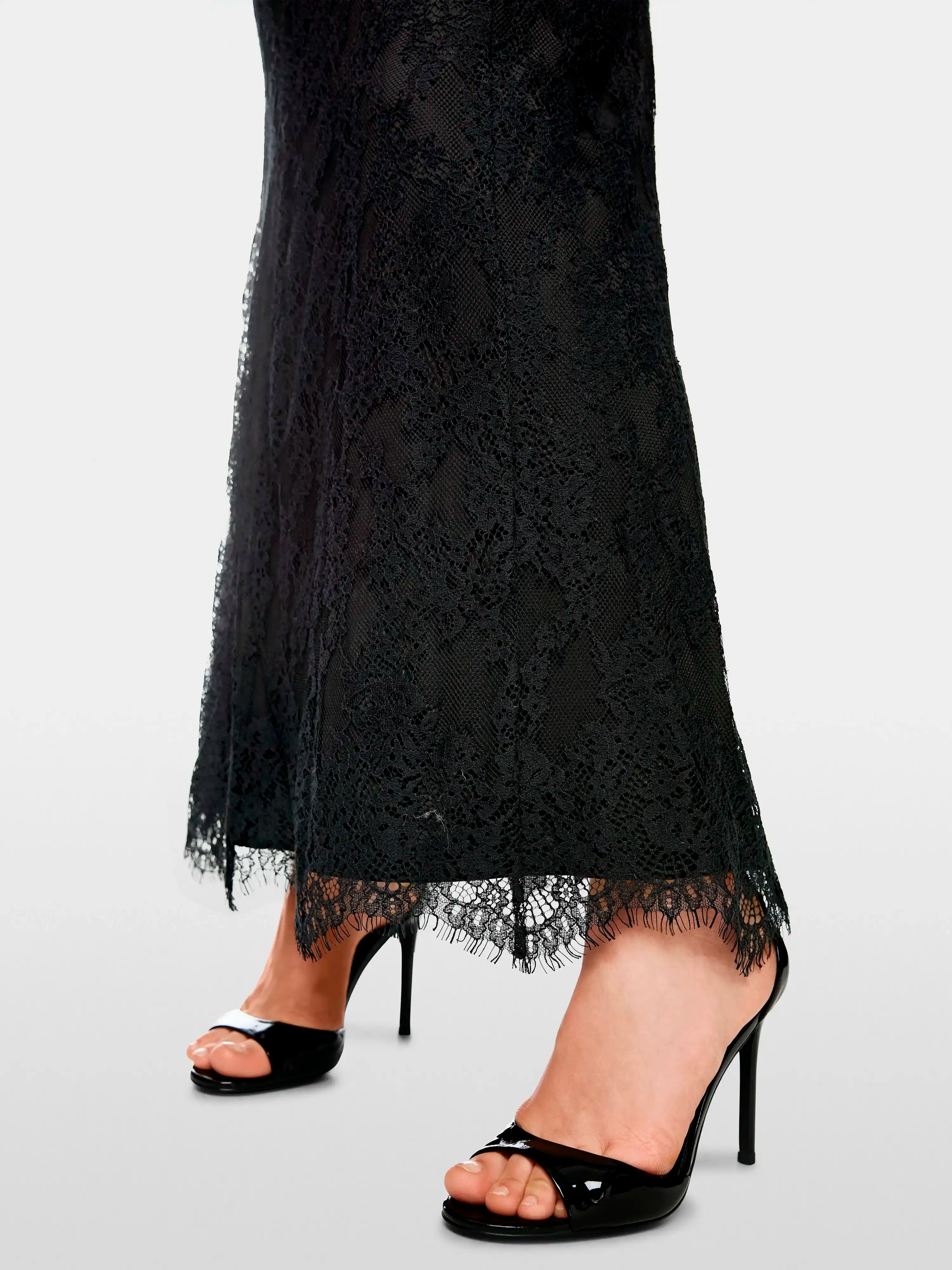 Marc Cain_Black_Elegant Maxi Dress with Lace_ZG 21.25 W17_900_04