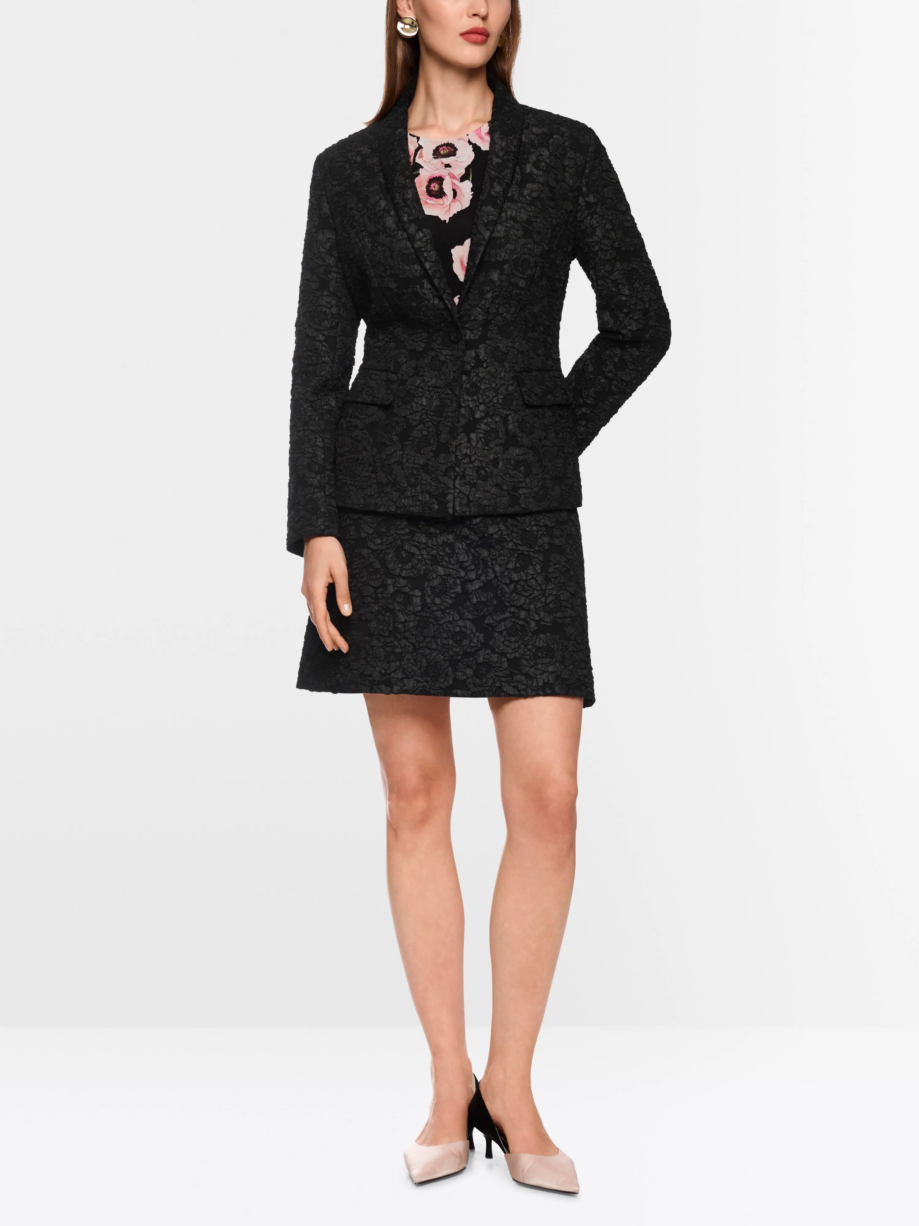 Marc Cain_Black_Blazer with Floral Pattern_ZG 34.03 W09_900_01