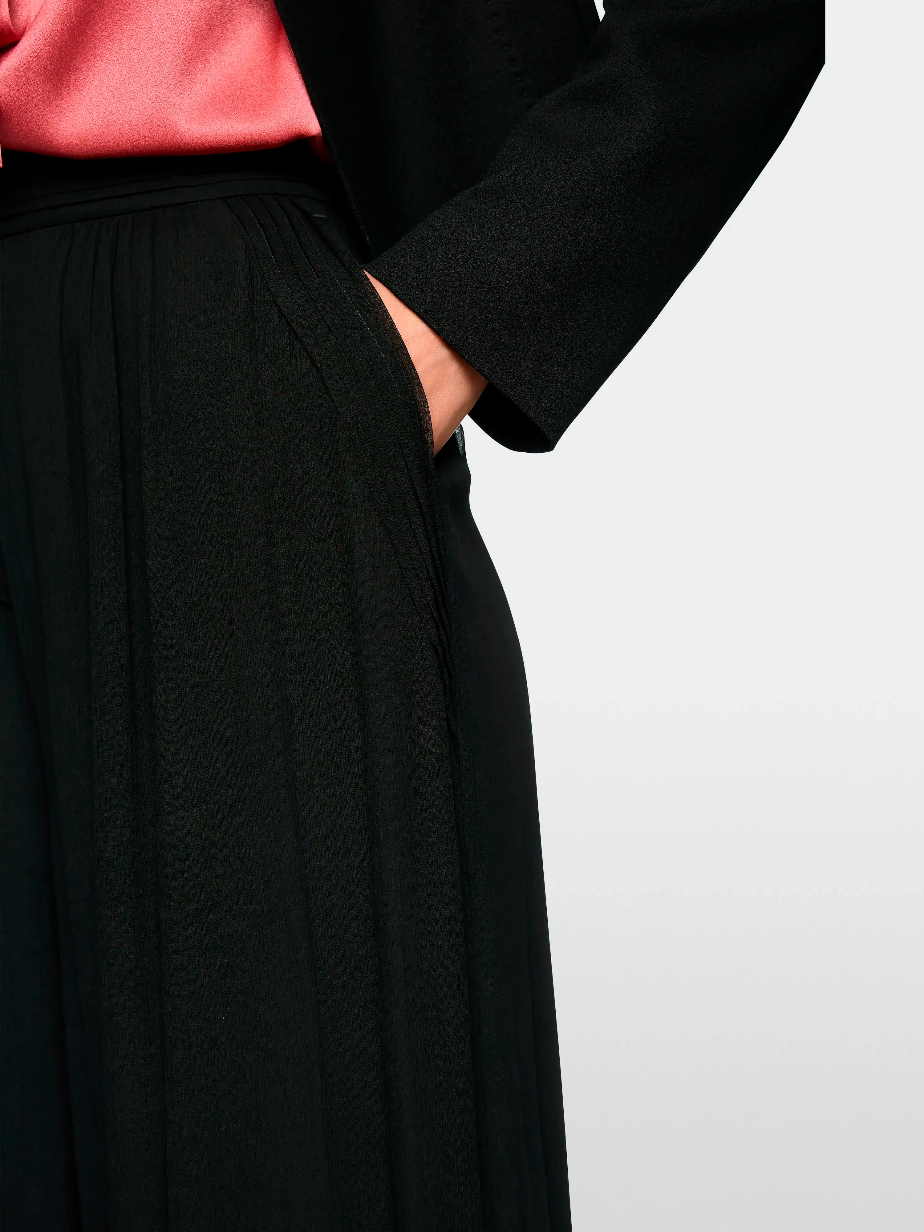 Marc Cain_Black_Wide Trousers WARANGAL_ZG 81.06 W13_900_03