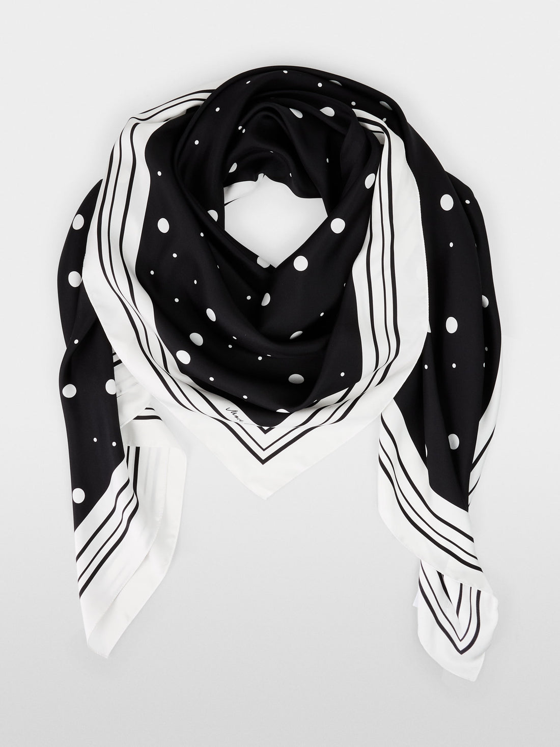 Marc Main_Silk Scarf with Polka Dot Pattern_ZG B4.01 Z05_910_02