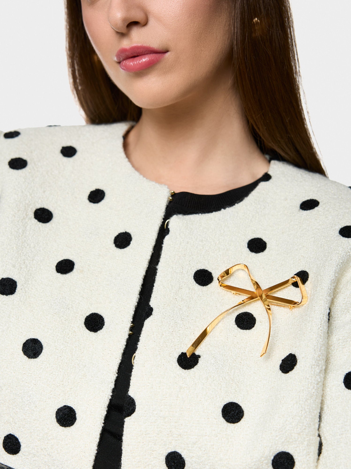 Marc Main_Gold-Coloured Bow Brooch_ZG J7.01 Z03_418_01