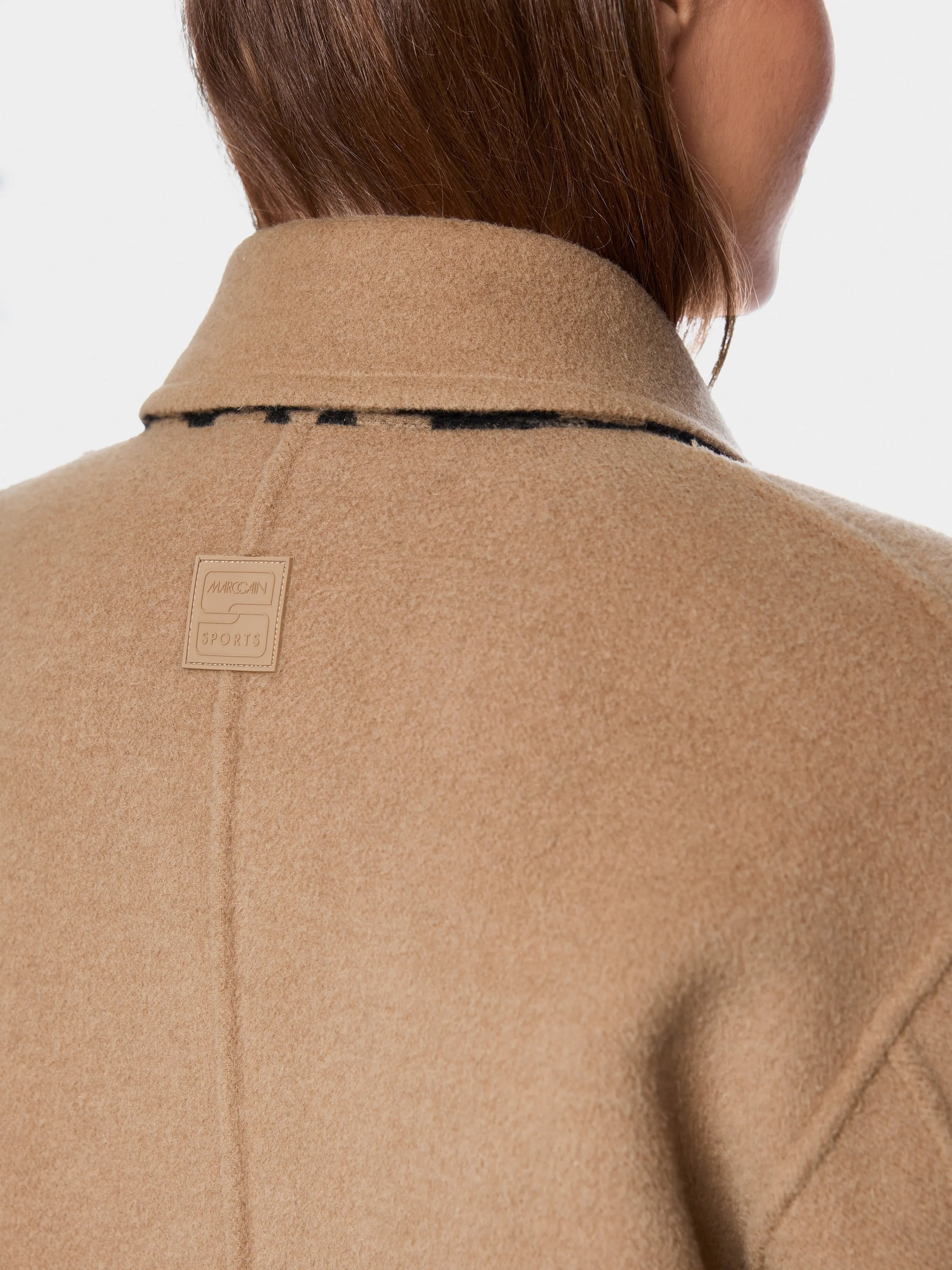 Marccain_Milk Coffee_Reversible Coat with Leopard Print_ZS 11.07 W30_624_04