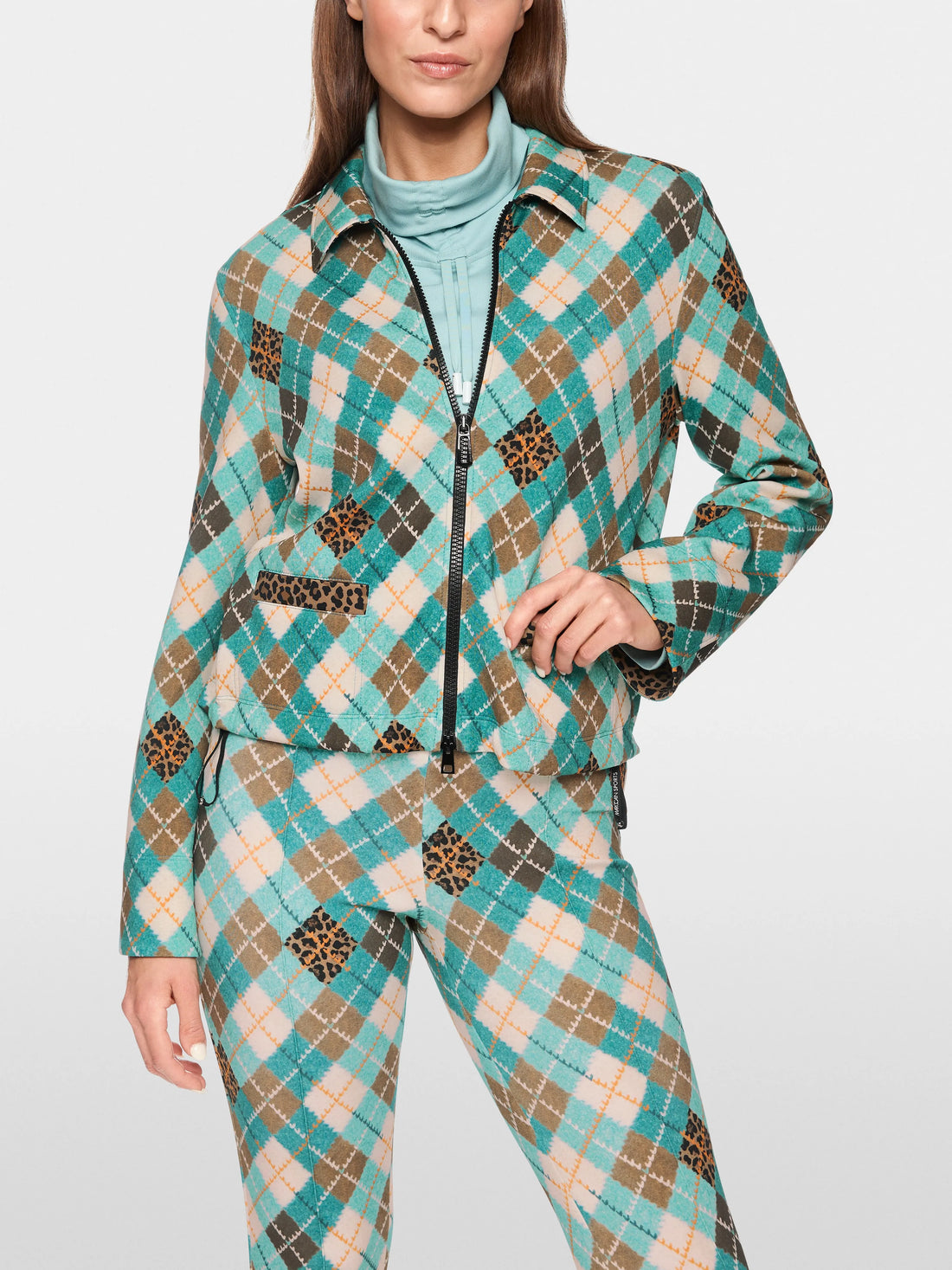Marccain_Soft Teal_Scuba Jacket with Argyle and Leo Detail_ZS 31.16 J62_507_04