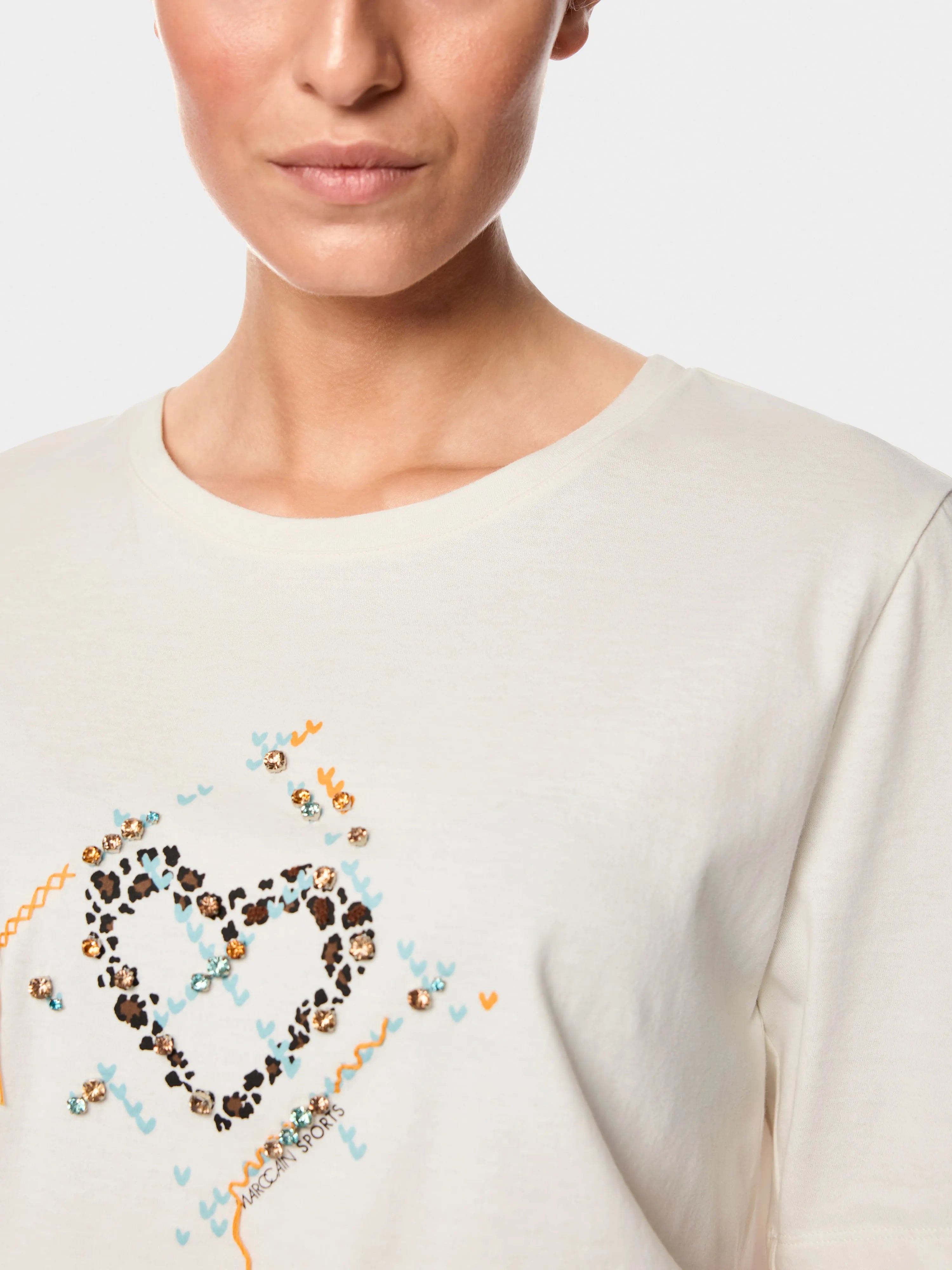 Marccain_Bright Ecru_Short-Sleeved T-Shirt with Pattern_ZS 48.49 J83_112_03