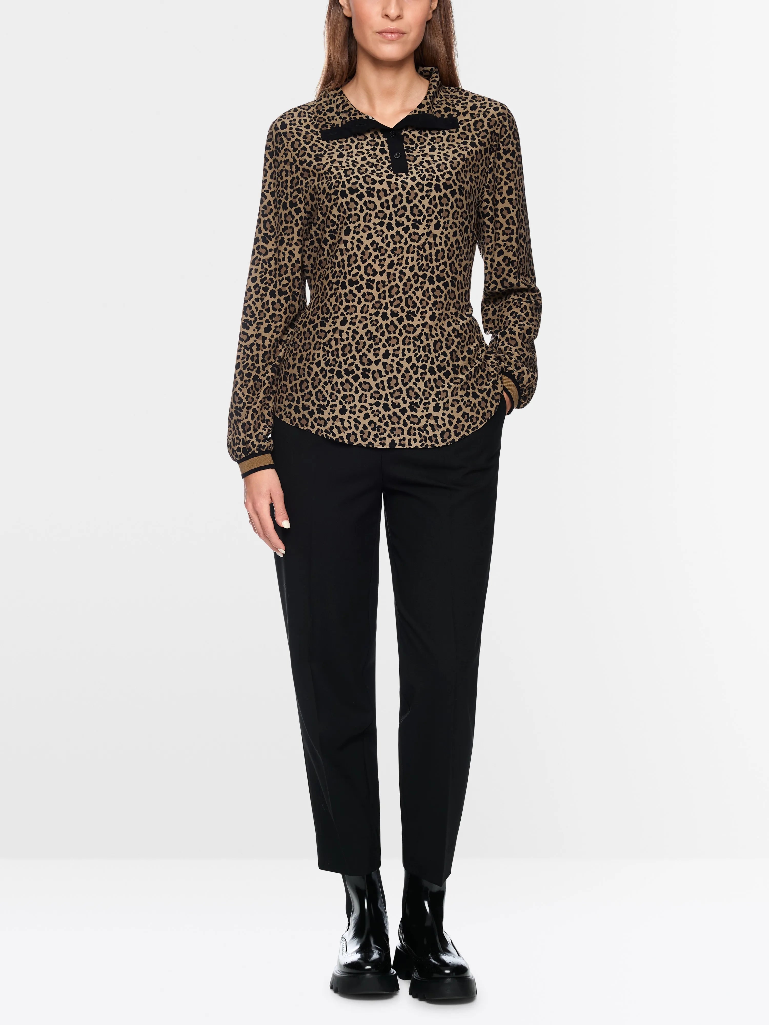Marccain_Milk Coffee_Viscose Blouse with Leopard Print_ZS 51.17 W34_624_01