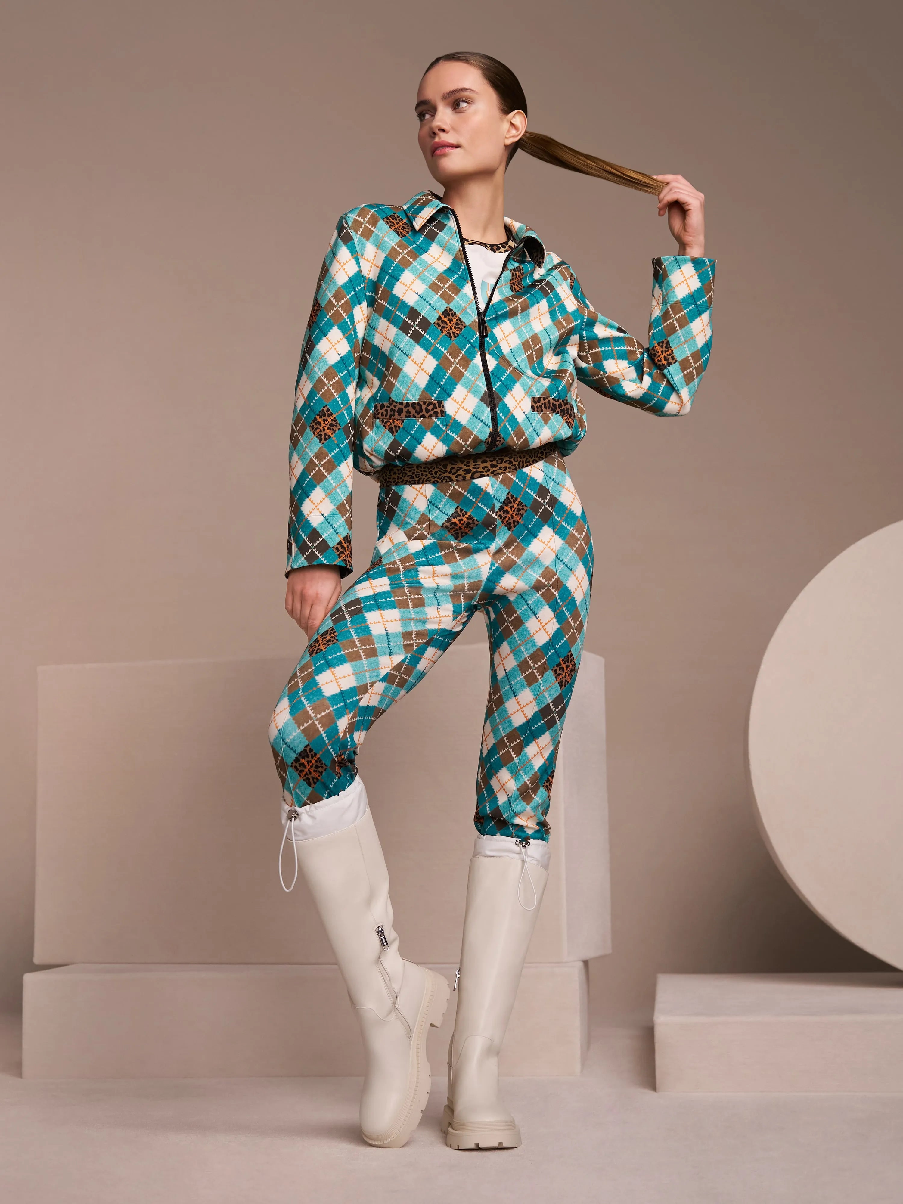 Marccain_Soft Teal_Tight 7/8 Sofia Trousers with Waistband_ZS 81.27 J62_507_09