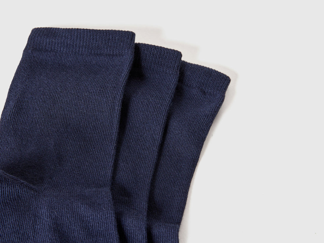 Isolated pair of men&