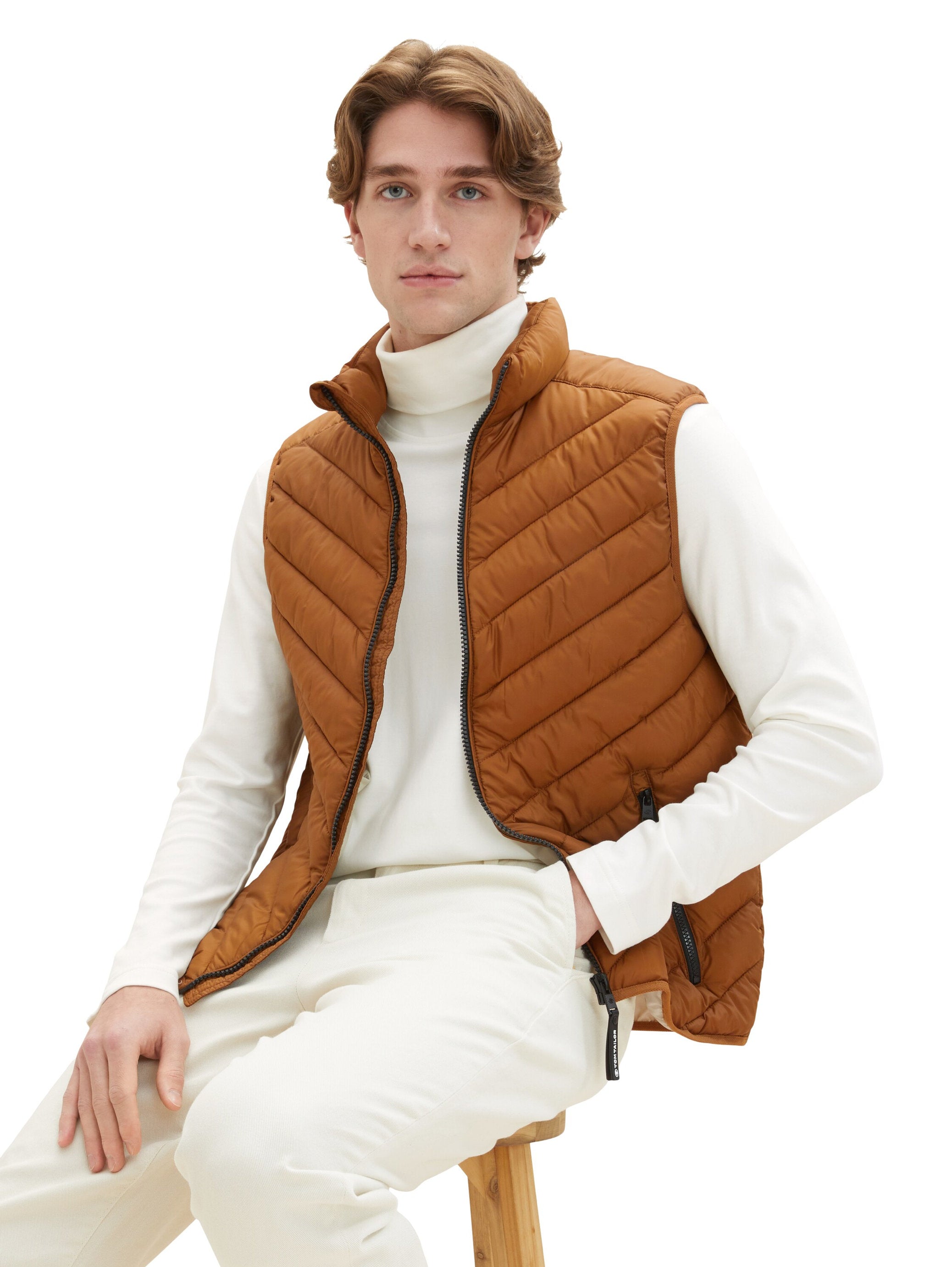 Quilted Puffer Light Weight Vest_1036072_25985_02