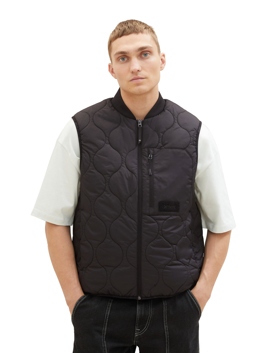 Quilted Puffer Light Weight Vest_1036188_29999_02