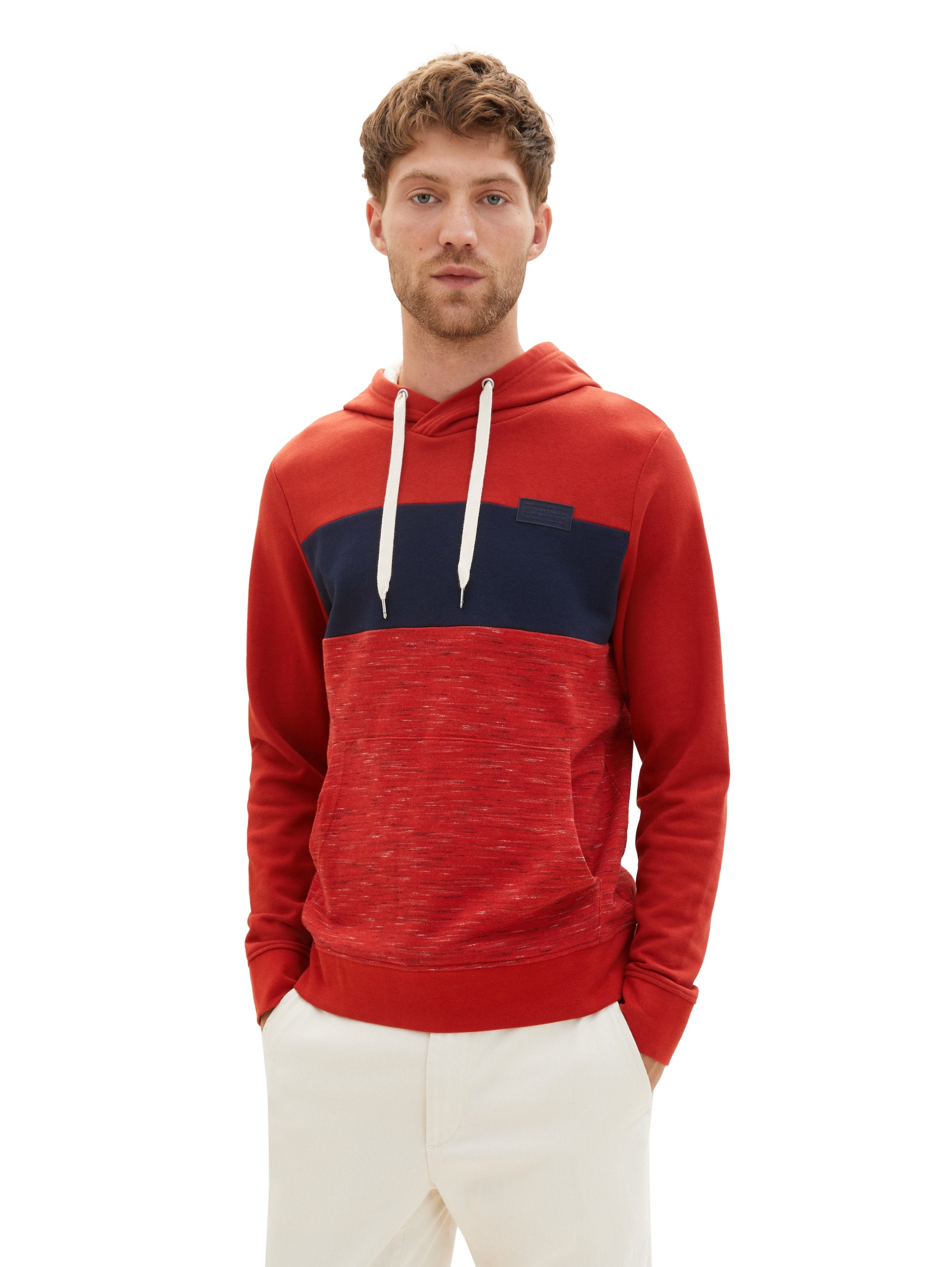 Hoodie With Color Block Design_1037834_32436_02