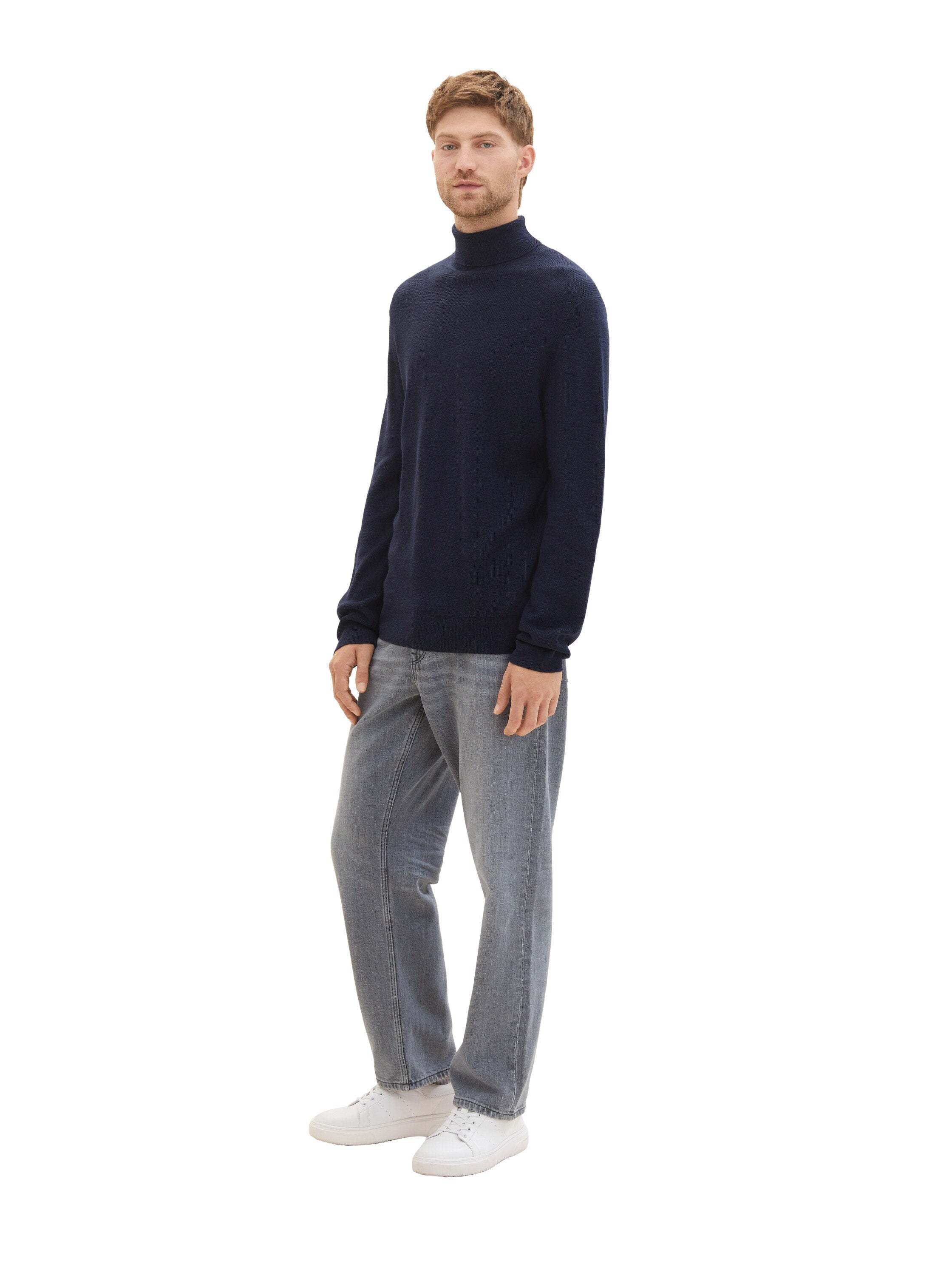 Knitted Pullover With Turtleneck_1038241_13160_03
