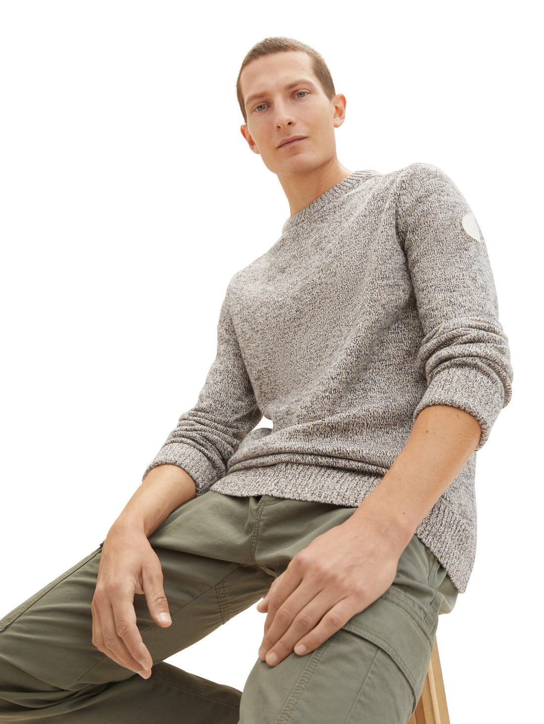Knitted Sweater With Round Neckline_1038246_32742_02