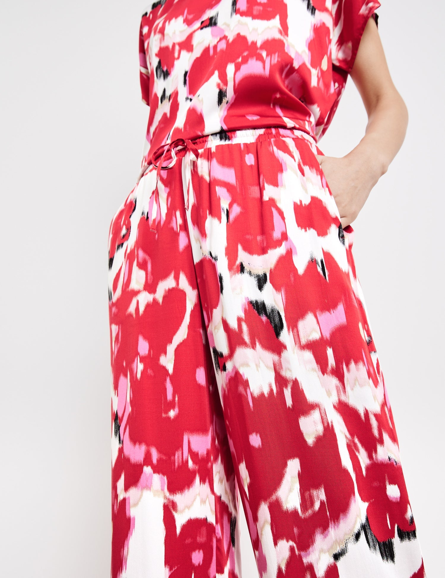 Palazzo Trousers With A Floral Print Taifun