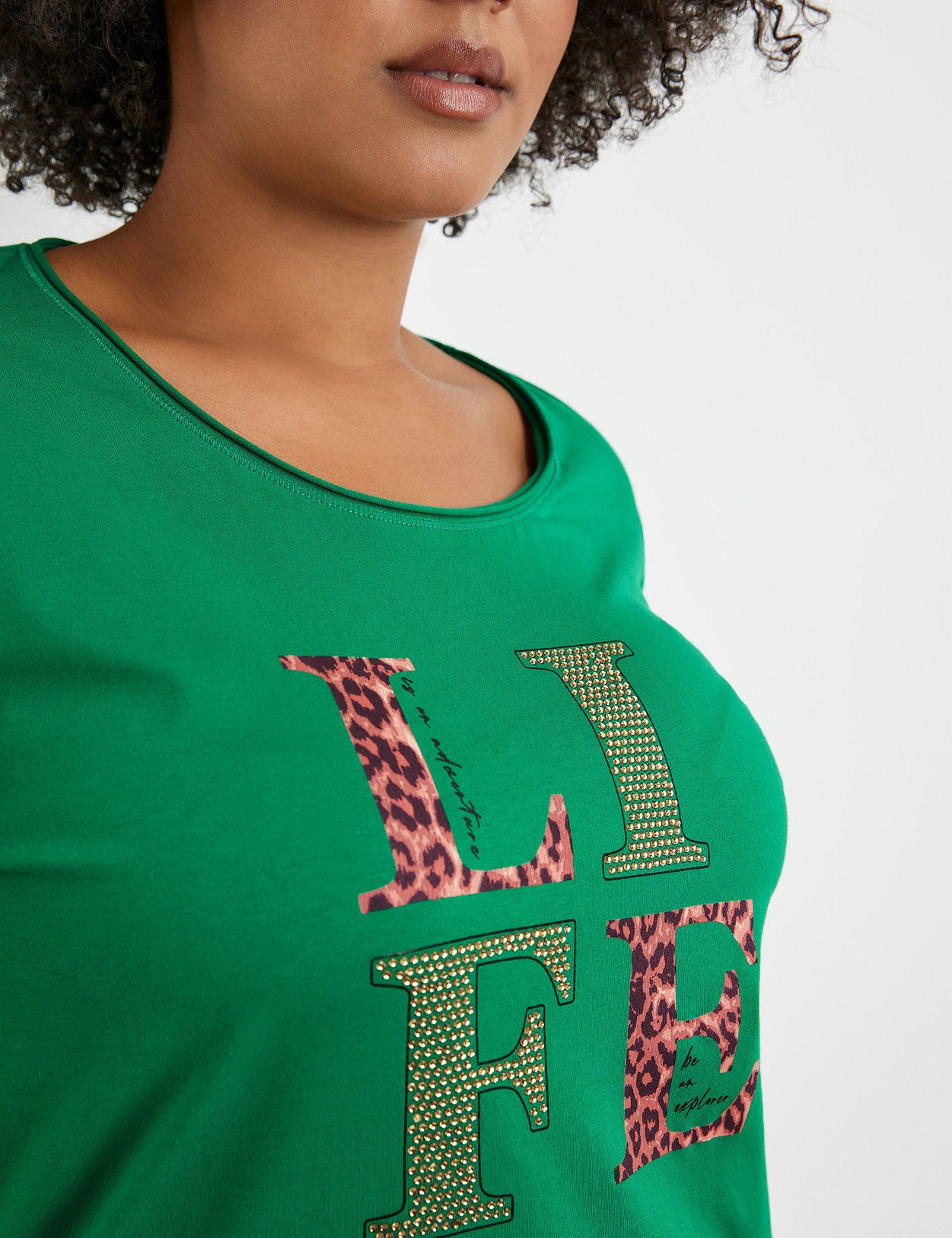 3/4-Sleeve Top With A Front Print_371222-26324_5552_04