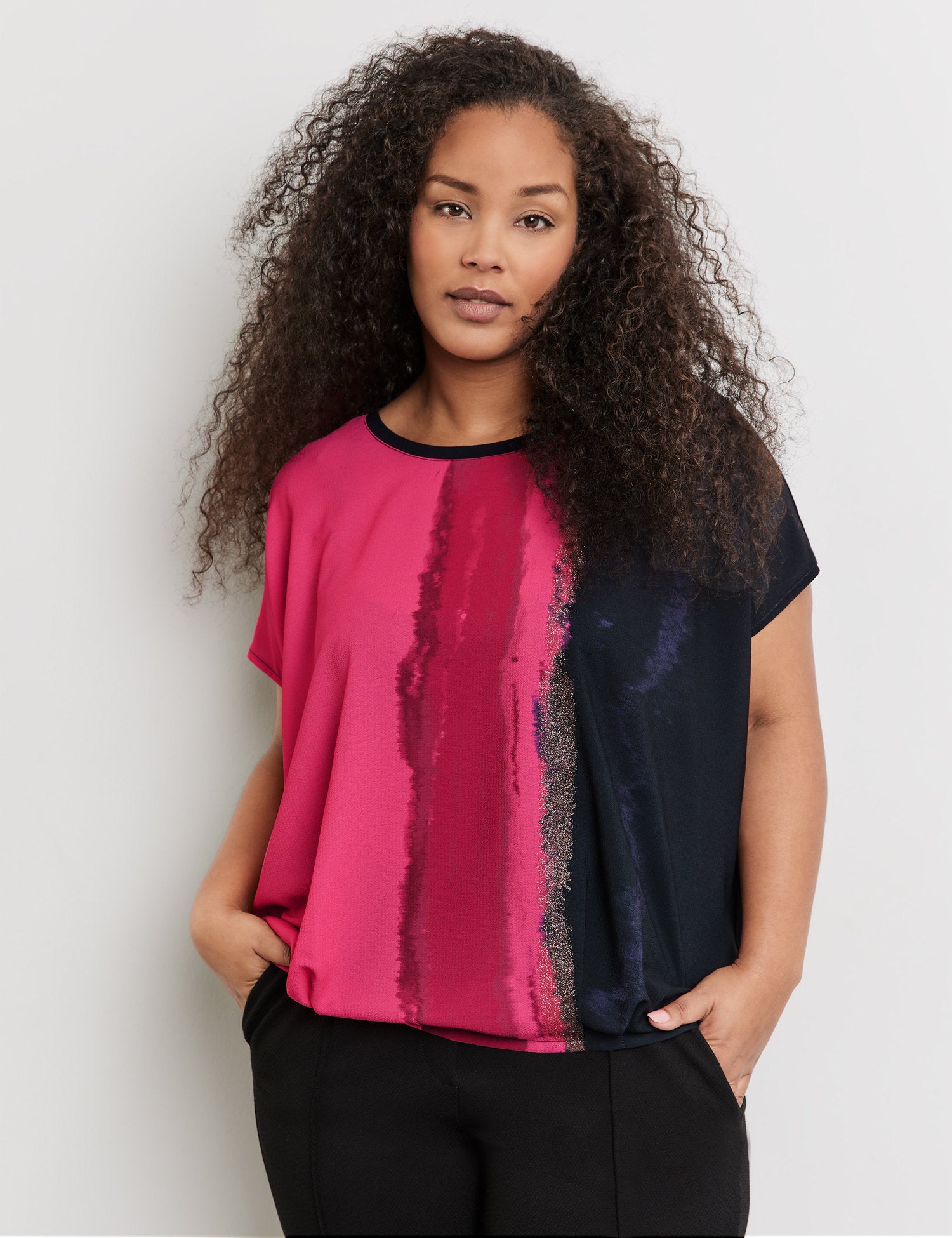 Blouse Top In A Mix Of Materials_471006-26103_3442_01