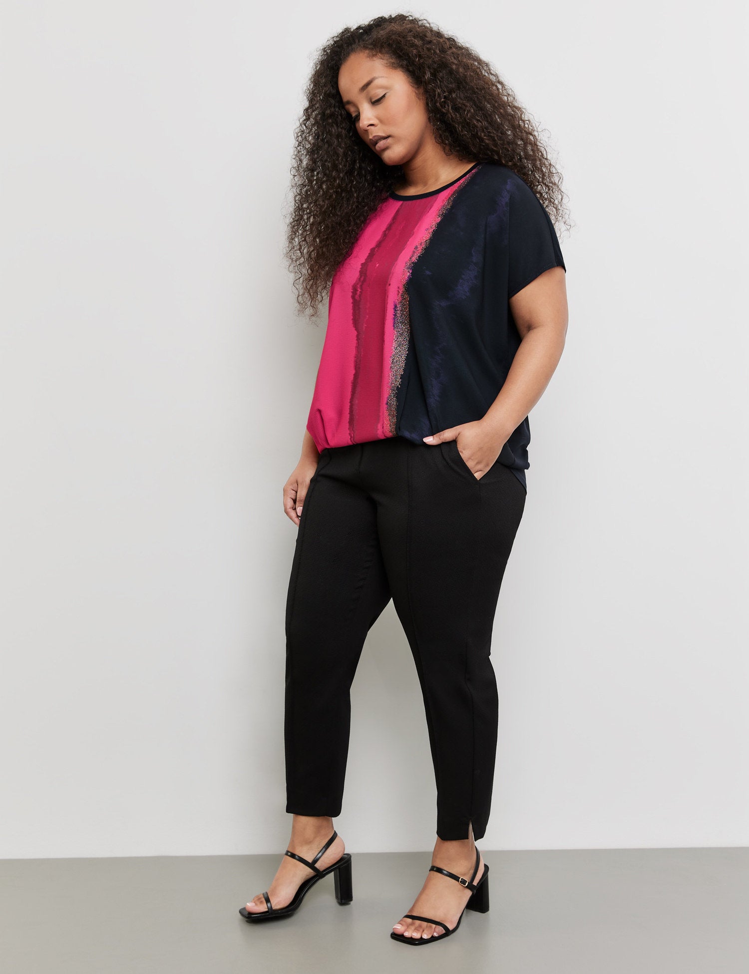 Blouse Top In A Mix Of Materials_471006-26103_3442_05