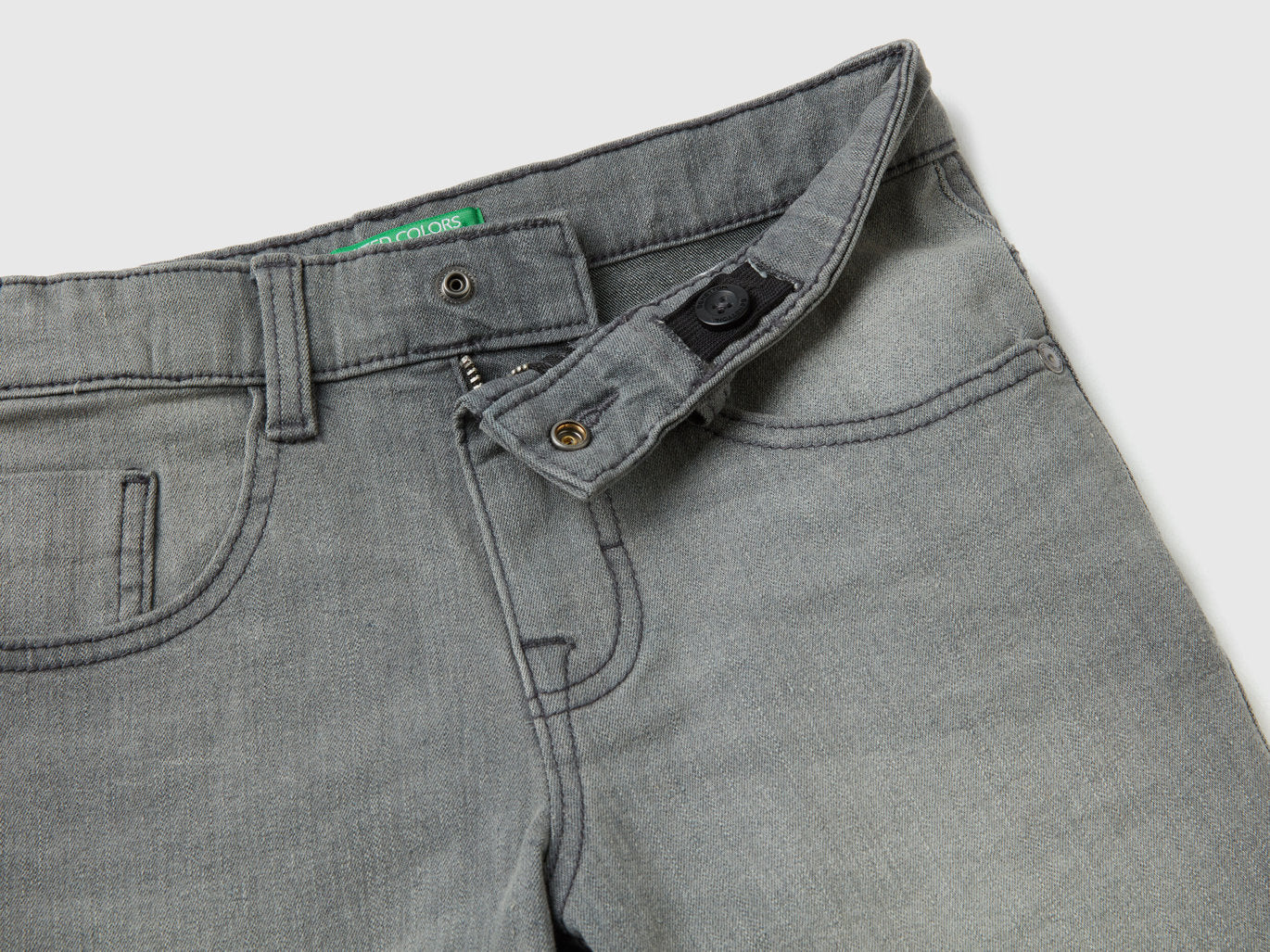 Slim Fit Bermudas In "Eco-Recycle" Denim_4XA2C9013_800_03