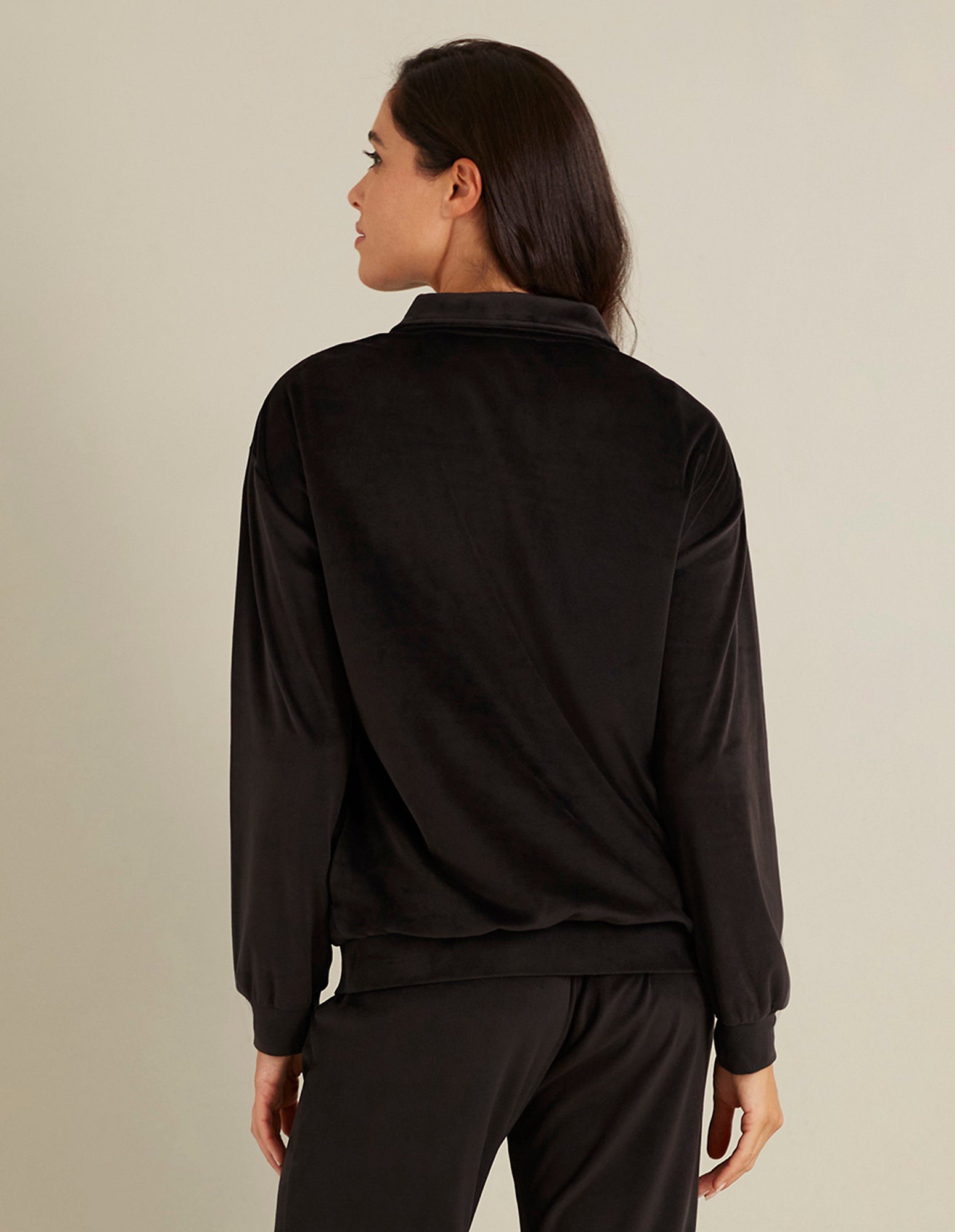 Black Sweatshirt_AMAD163026_072_03