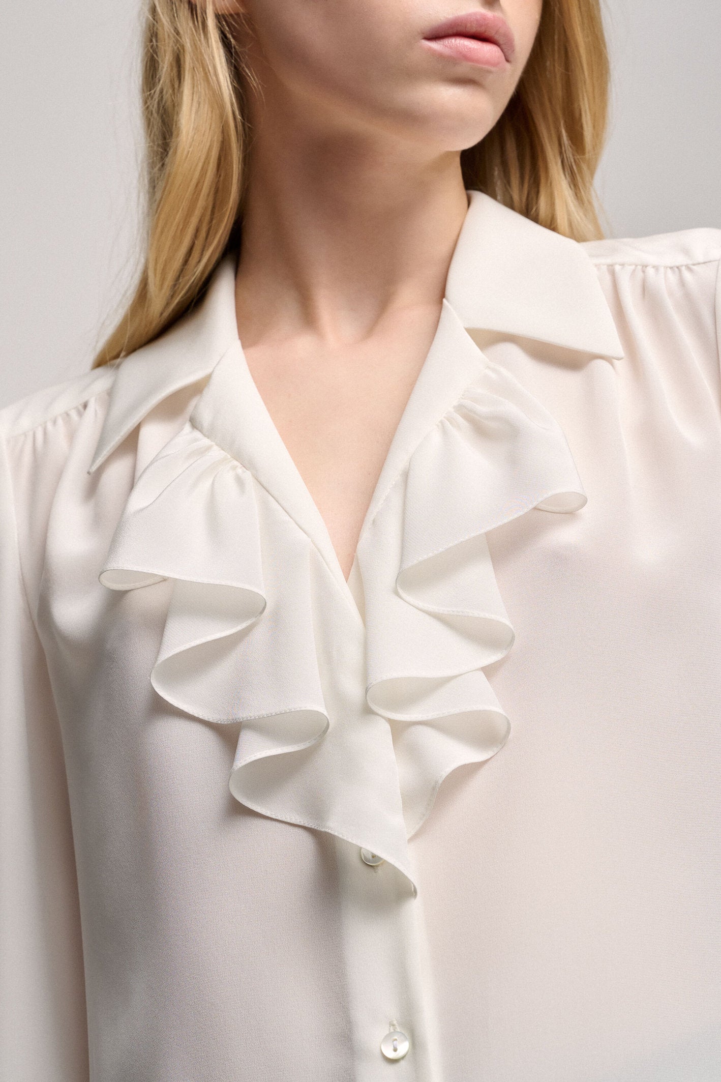 Borotalco Ruffled Blouse_BOROTALCO_0202_03