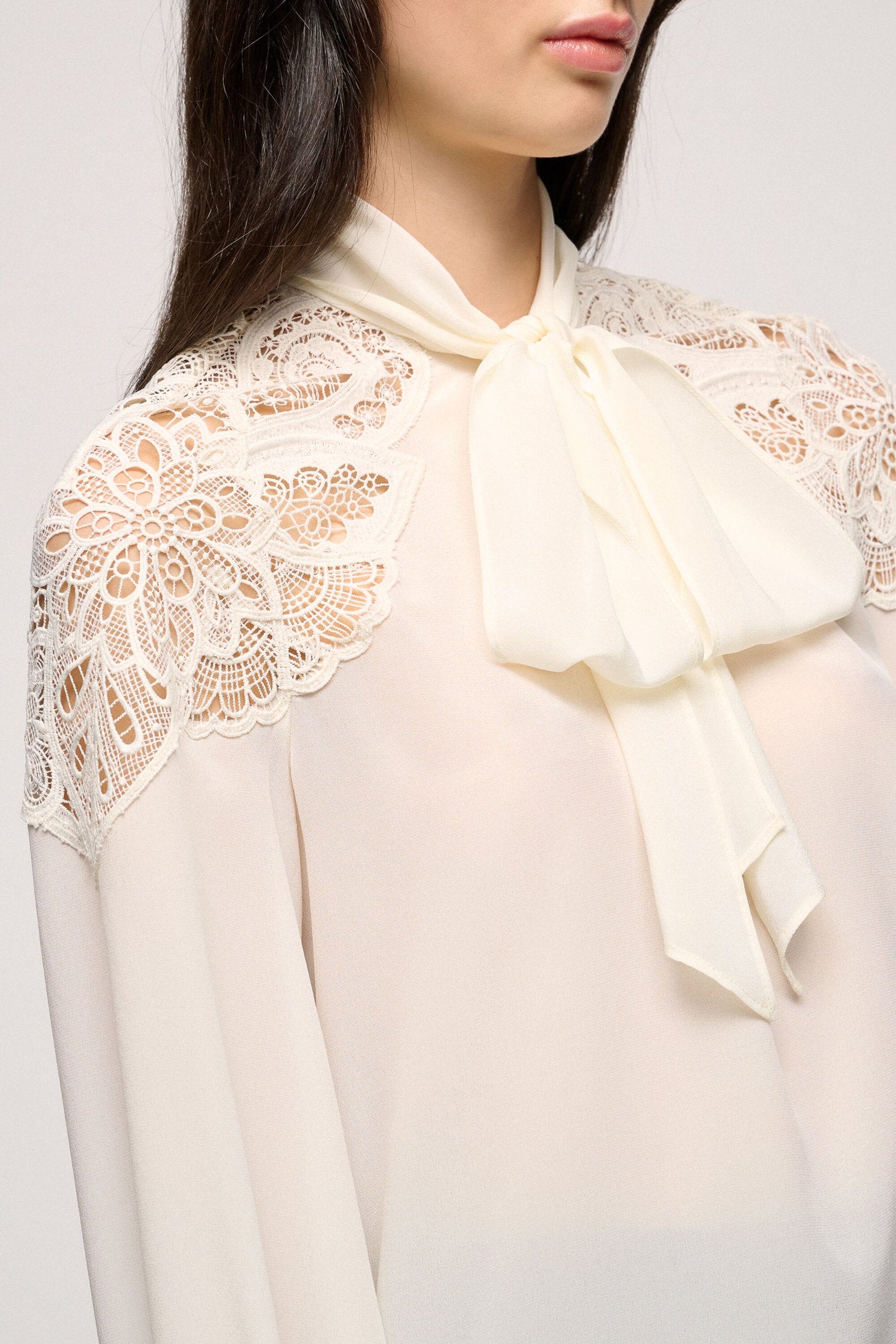 Buona Lace Blouse_BUONA_0204_03