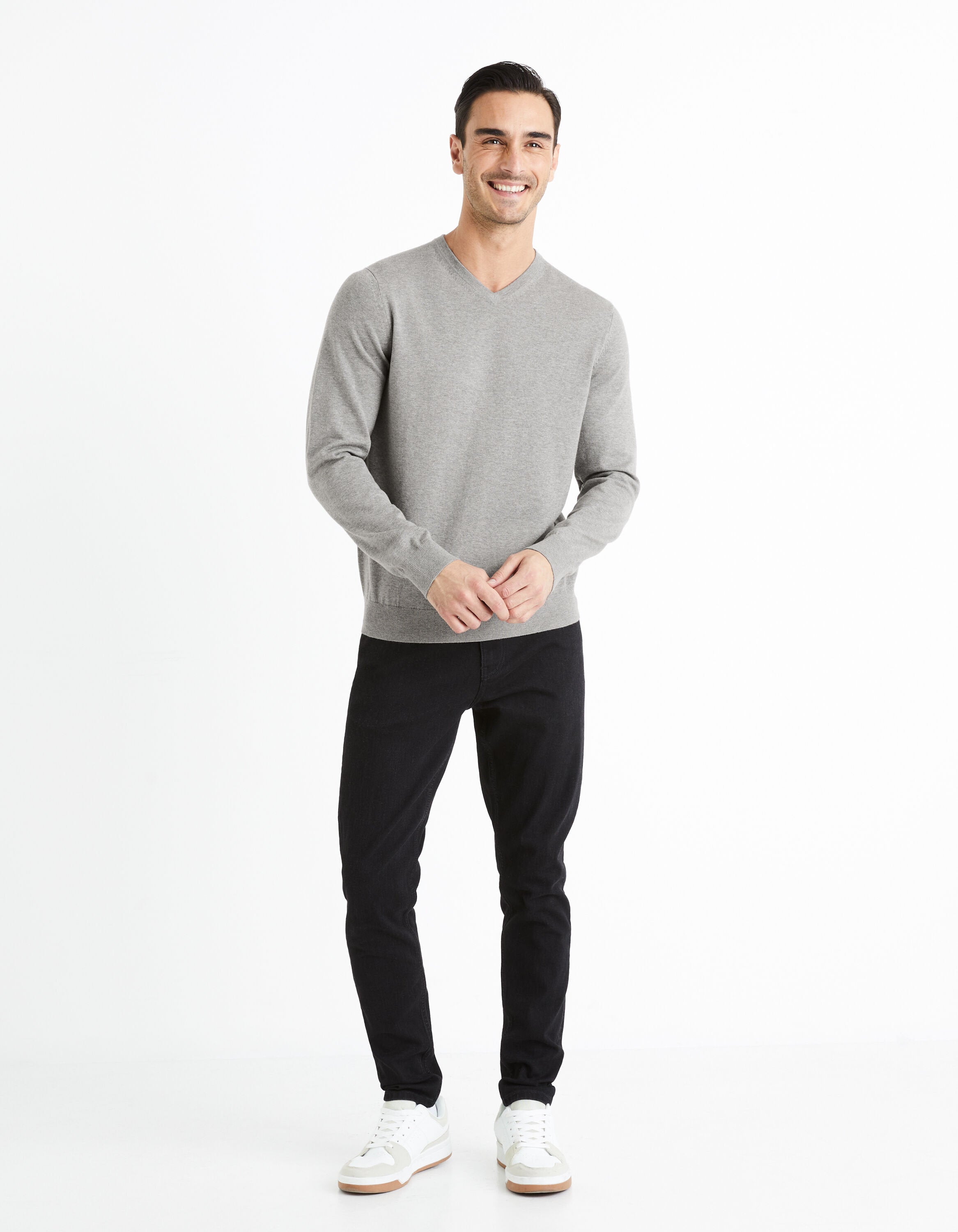 100% Cotton V-Neck Sweater - Heather Grey_DECOTON_GREY MEL_02