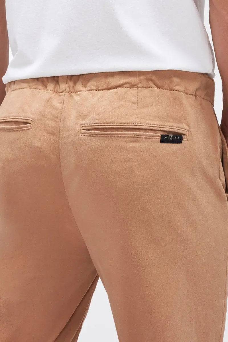Jogger Chino Luxe Performance Sateen Sandcastle_JSCJB560SN_SN_04